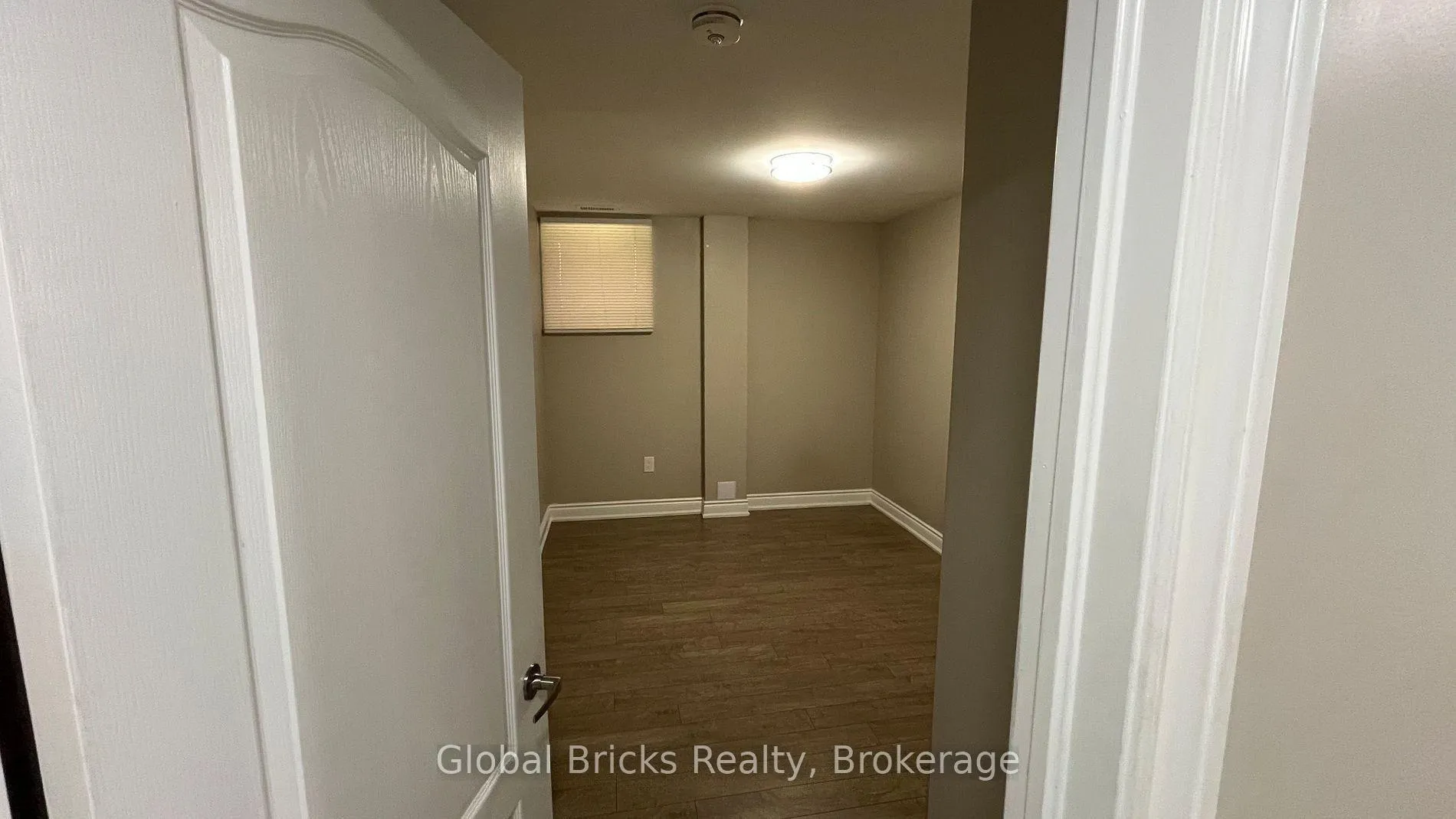 Photo 11 of Unit Basement, 11 Southbend Drive, Brampton, Snelgrove — HOMEH
