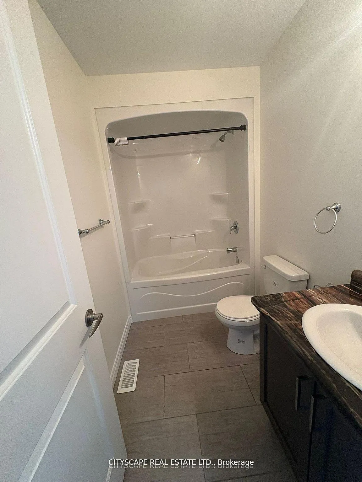Photo 13 of Unit 18, 10.5 Dufferin Street, Norwich, Norwich Town — HOMEH