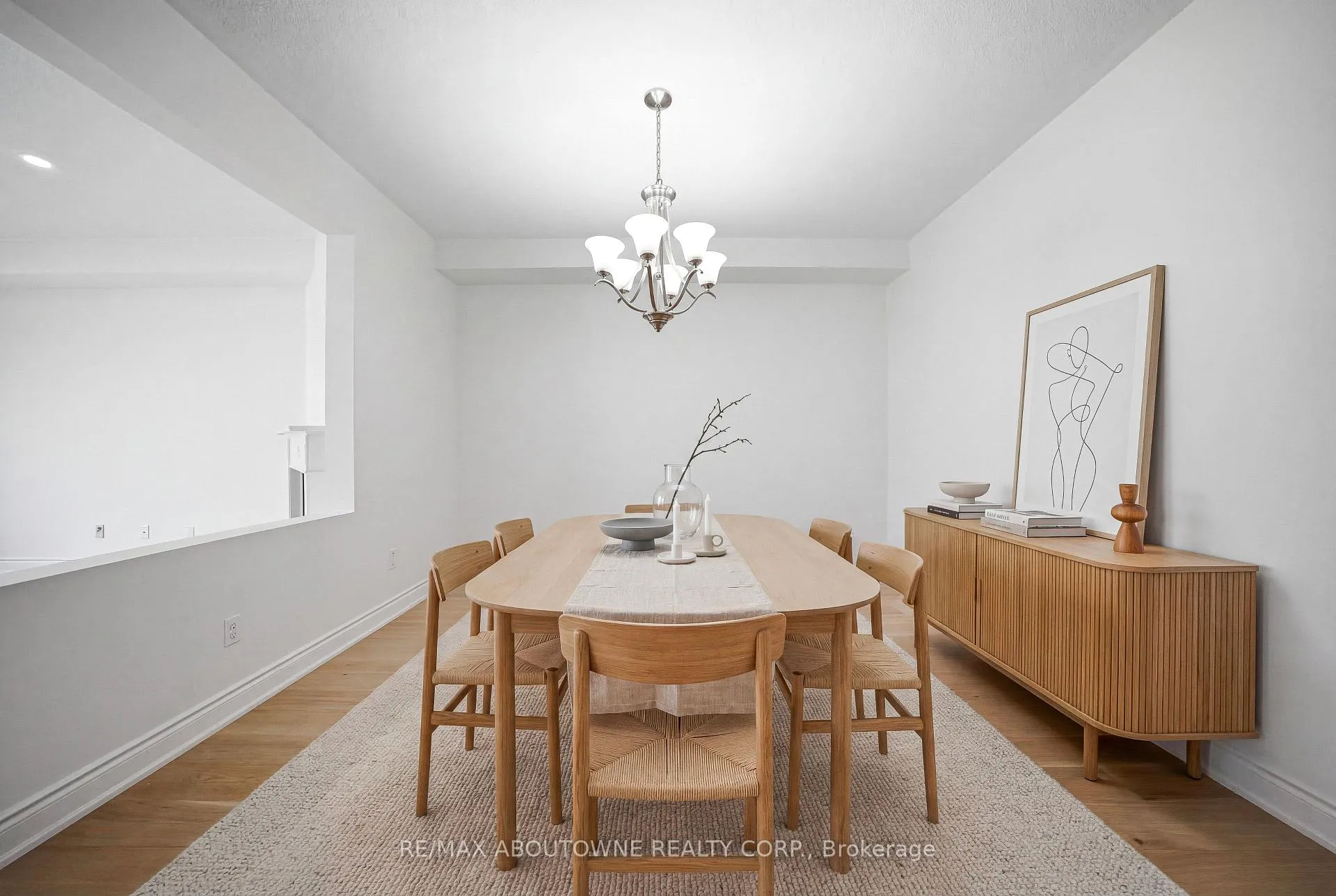 Photo 6 of 897 Stoutt Crescent, Milton, Coates — HOMEH