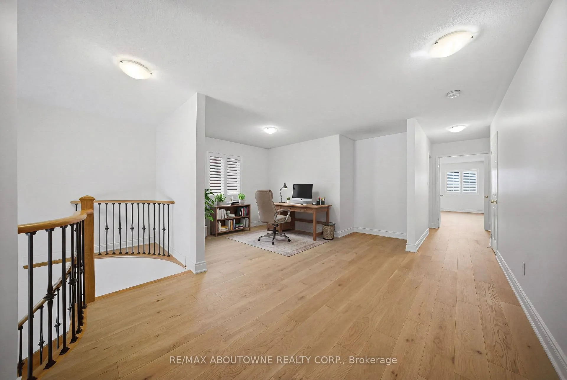 Photo 12 of 897 Stoutt Crescent, Milton, Coates — HOMEH