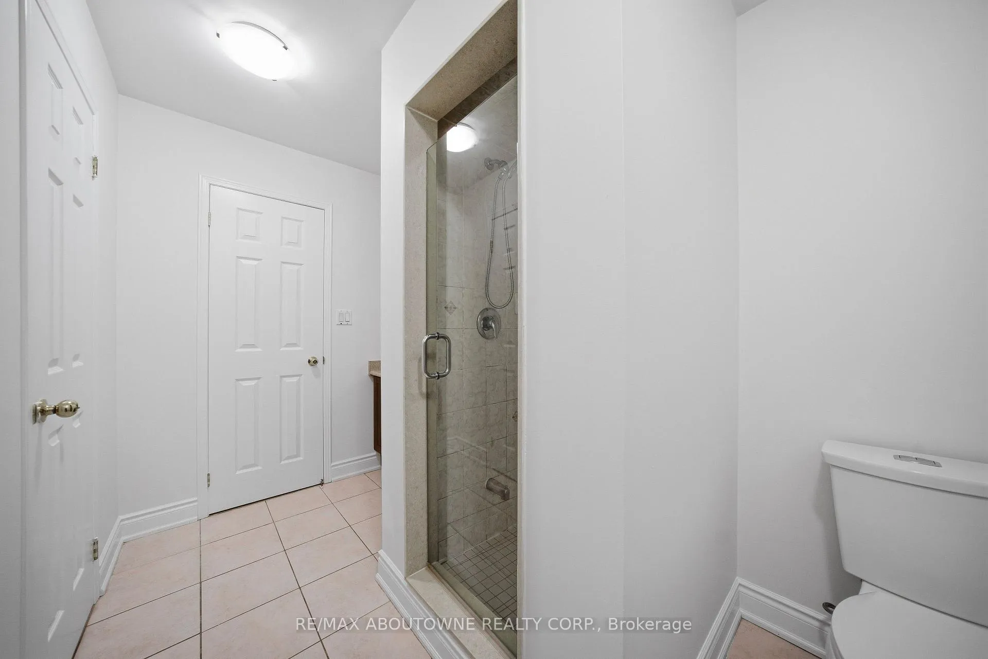 Photo 15 of 897 Stoutt Crescent, Milton, Coates — HOMEH
