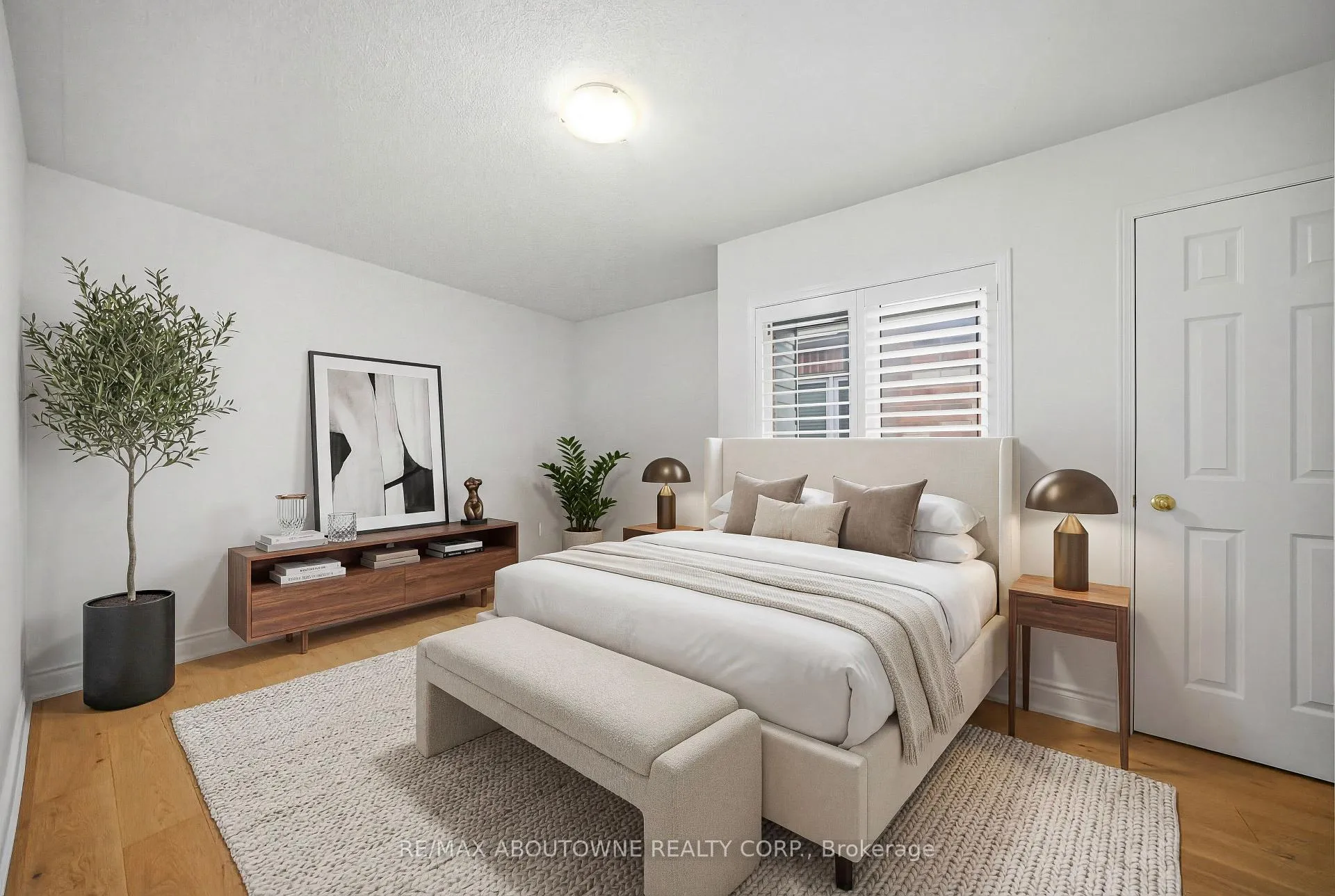 Photo 16 of 897 Stoutt Crescent, Milton, Coates — HOMEH