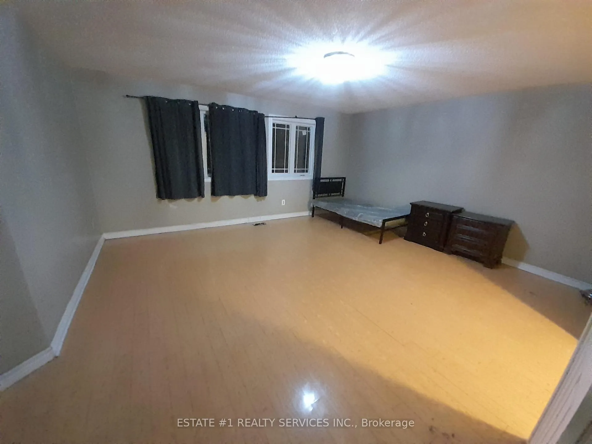 Photo 3 of 27 Cannon Crescent, Brampton, Fletcher's West — HOMEH