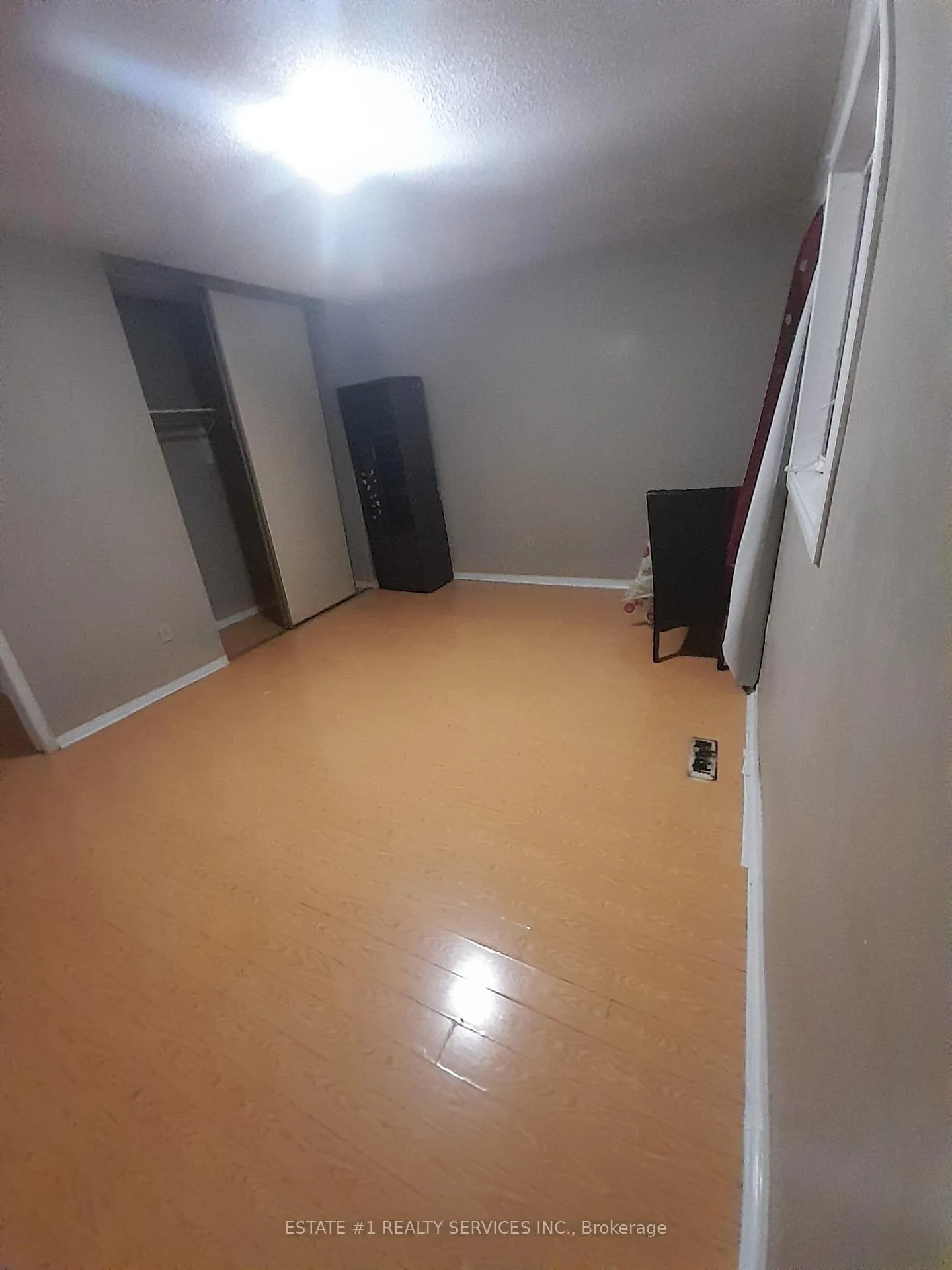 Photo 4 of 27 Cannon Crescent, Brampton, Fletcher's West — HOMEH