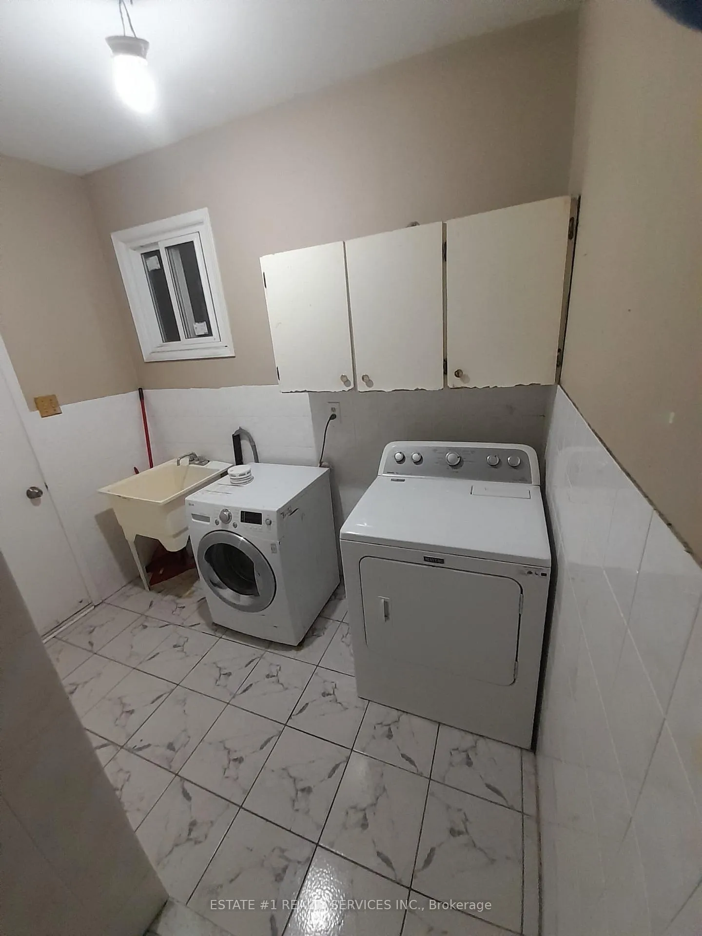 Photo 9 of 27 Cannon Crescent, Brampton, Fletcher's West — HOMEH