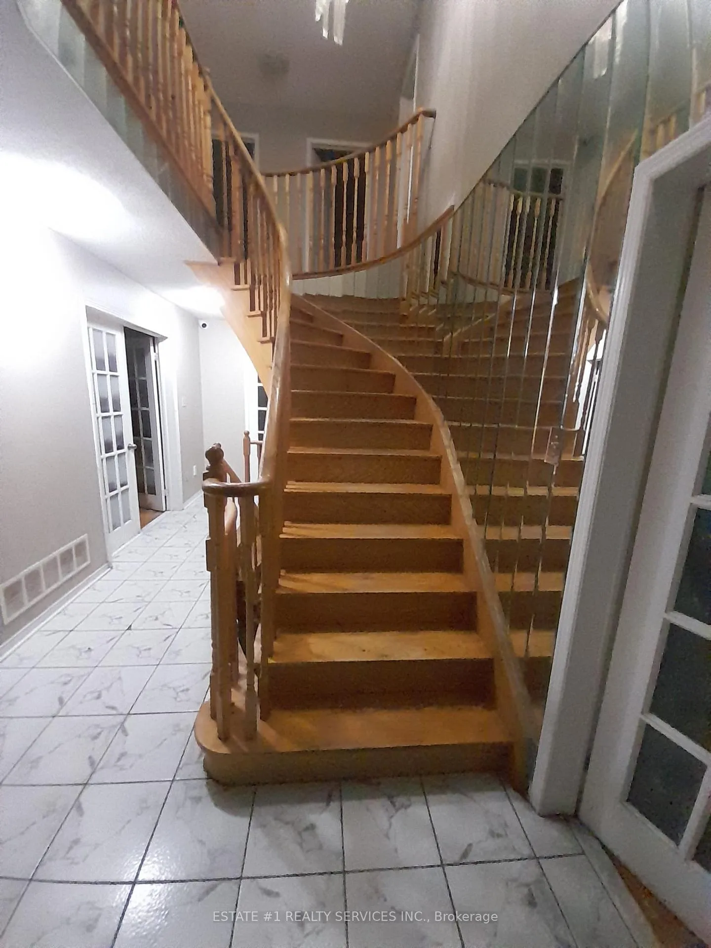Photo 11 of 27 Cannon Crescent, Brampton, Fletcher's West — HOMEH
