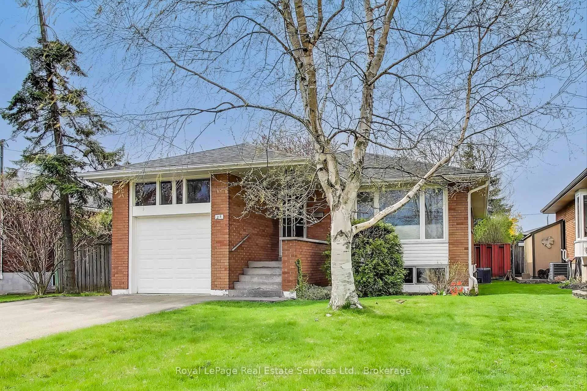 Photo 3 of 25 Sandringham Avenue, Hamilton, Westcliffe — HOMEH