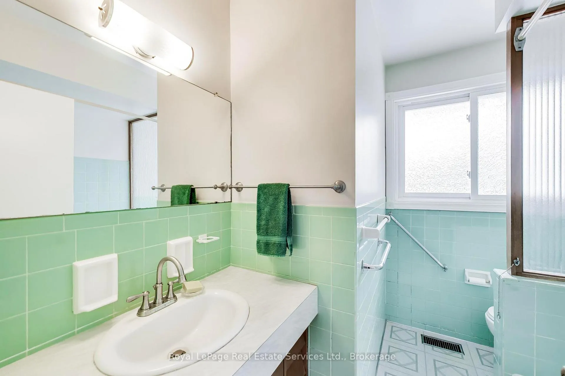 Photo 15 of 25 Sandringham Avenue, Hamilton, Westcliffe — HOMEH