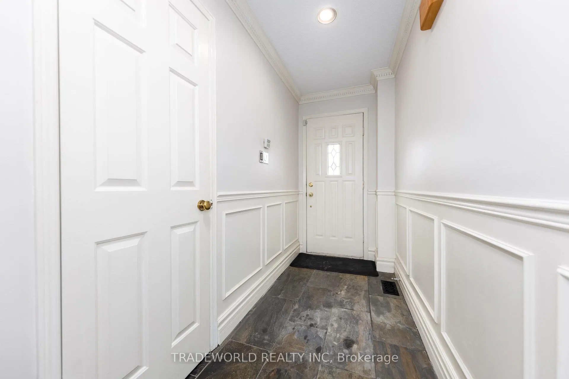 Photo 3 of 36 Banff Road, Toronto, Mount Pleasant East — HOMEH