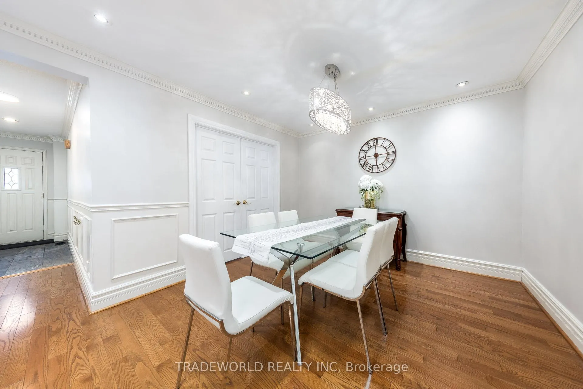 Photo 4 of 36 Banff Road, Toronto, Mount Pleasant East — HOMEH