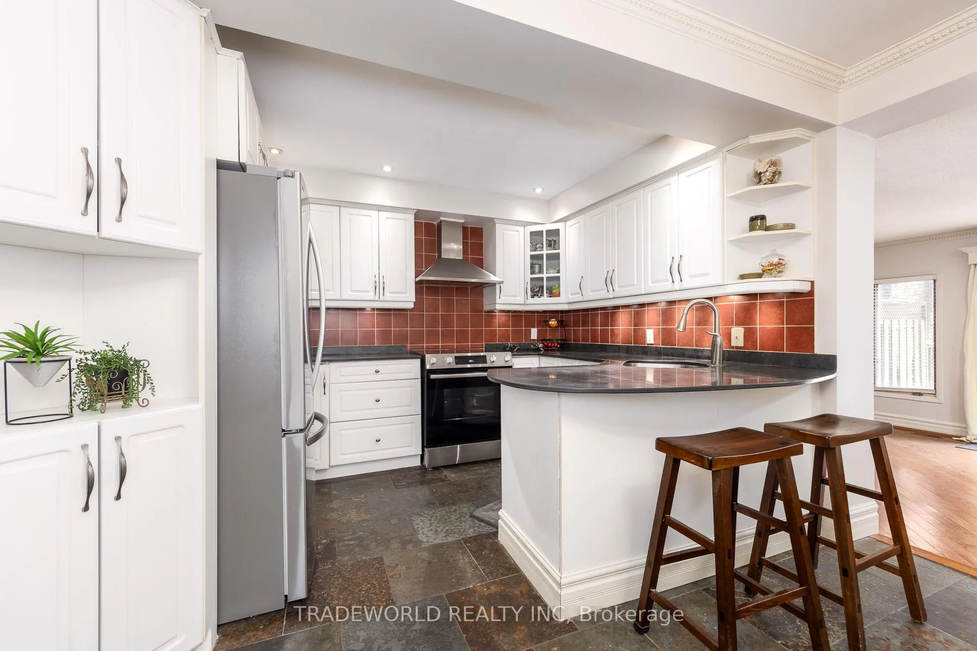 Photo 7 of 36 Banff Road, Toronto, Mount Pleasant East — HOMEH