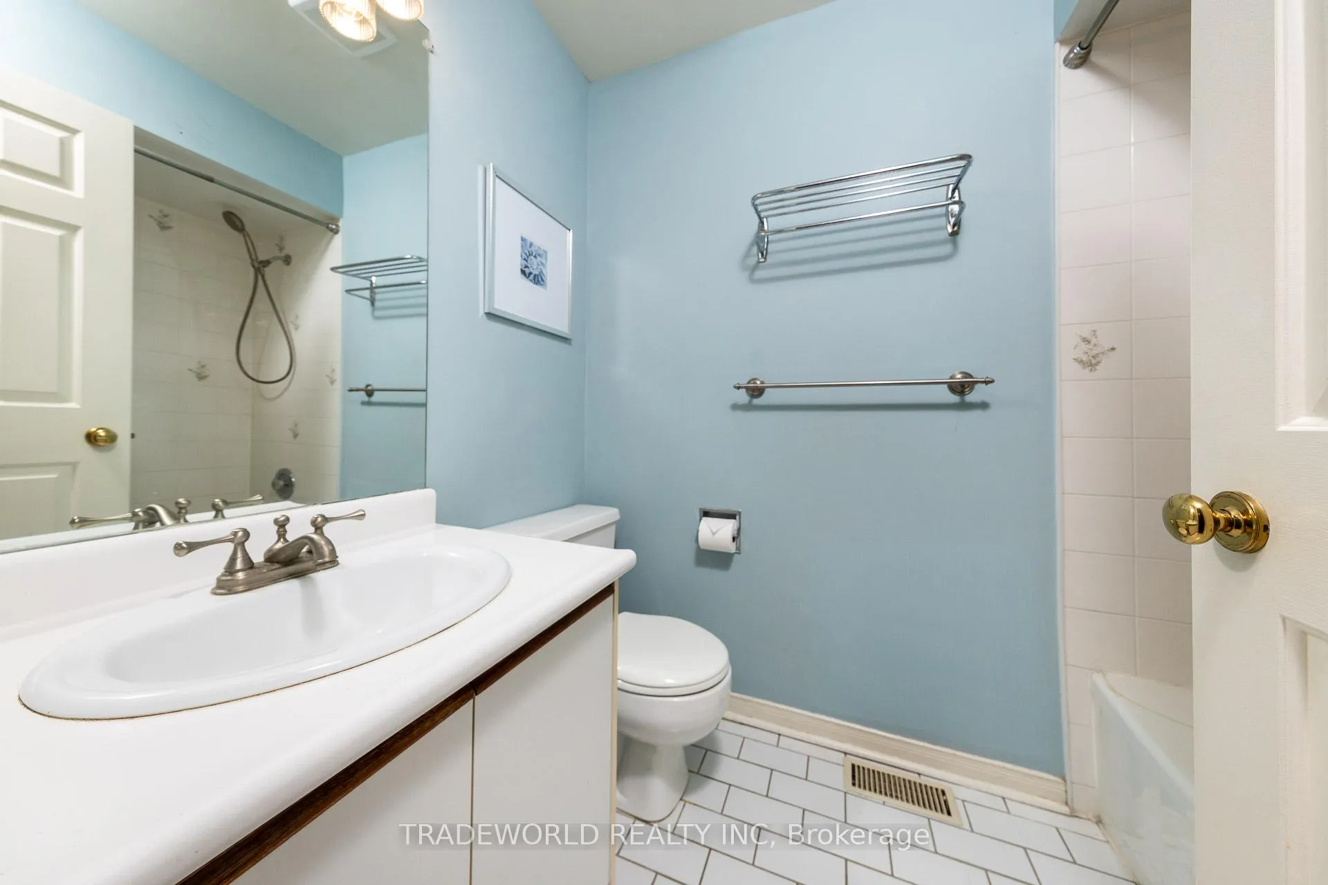 Photo 29 of 36 Banff Road, Toronto, Mount Pleasant East — HOMEH