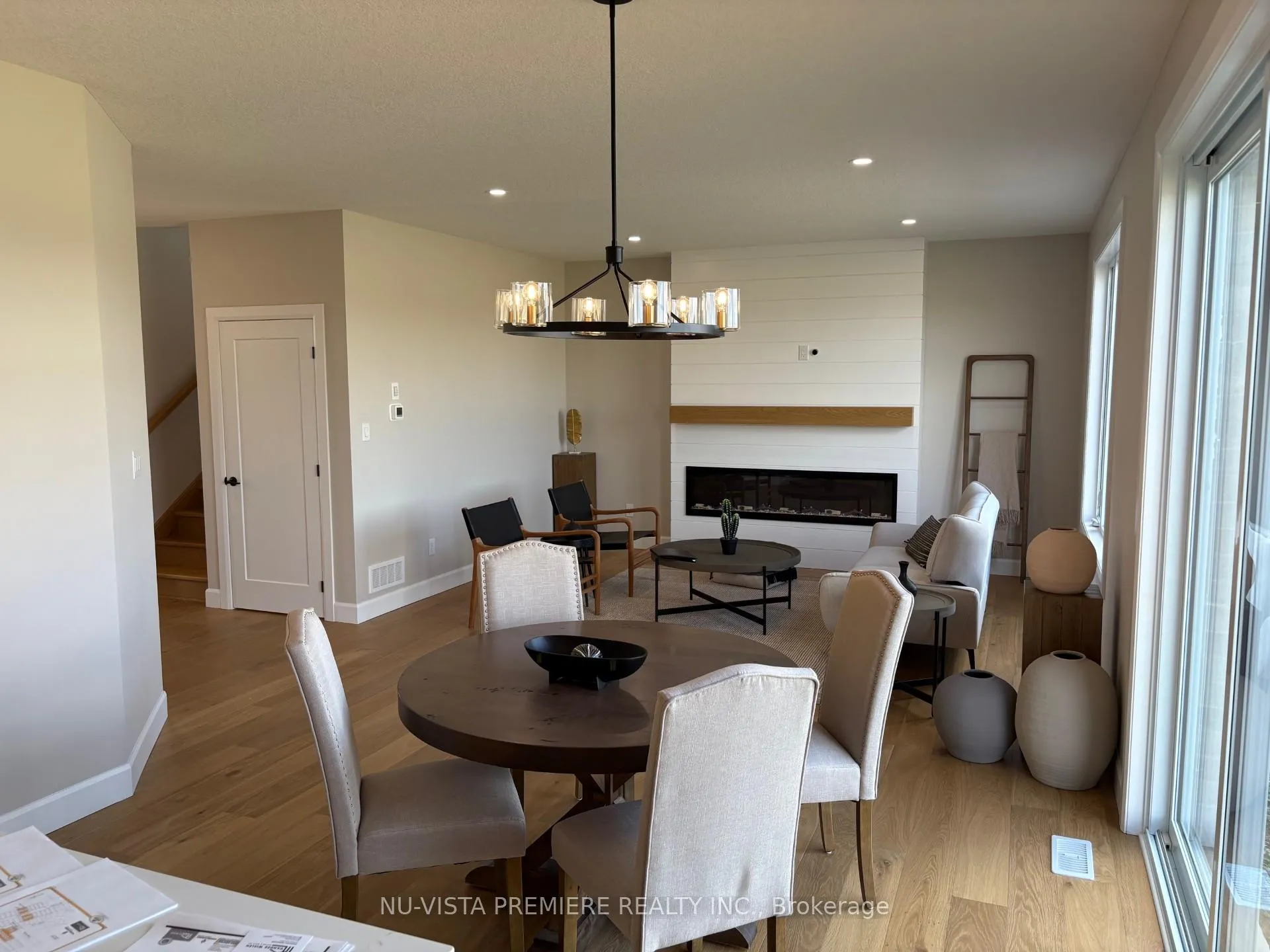 Photo 6 of 162 Watts Drive, Lucan Biddulph, Lucan — HOMEH