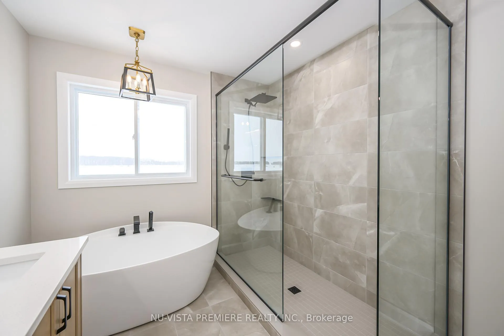 Photo 15 of 162 Watts Drive, Lucan Biddulph, Lucan — HOMEH