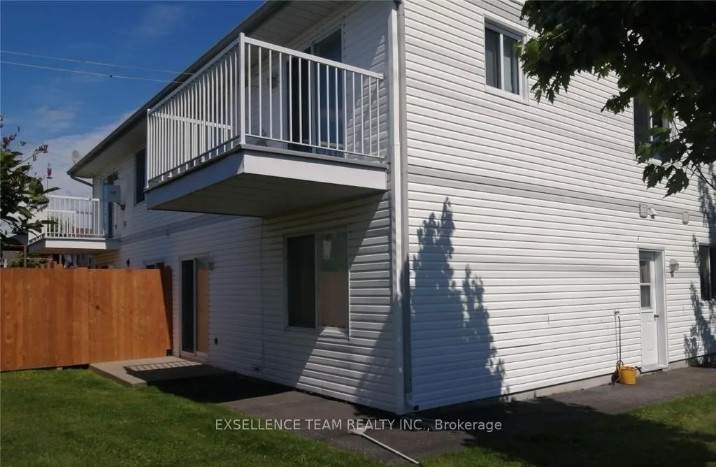 Photo 3 of 105 Anik Street, North Glengarry, Alexandria — HOMEH