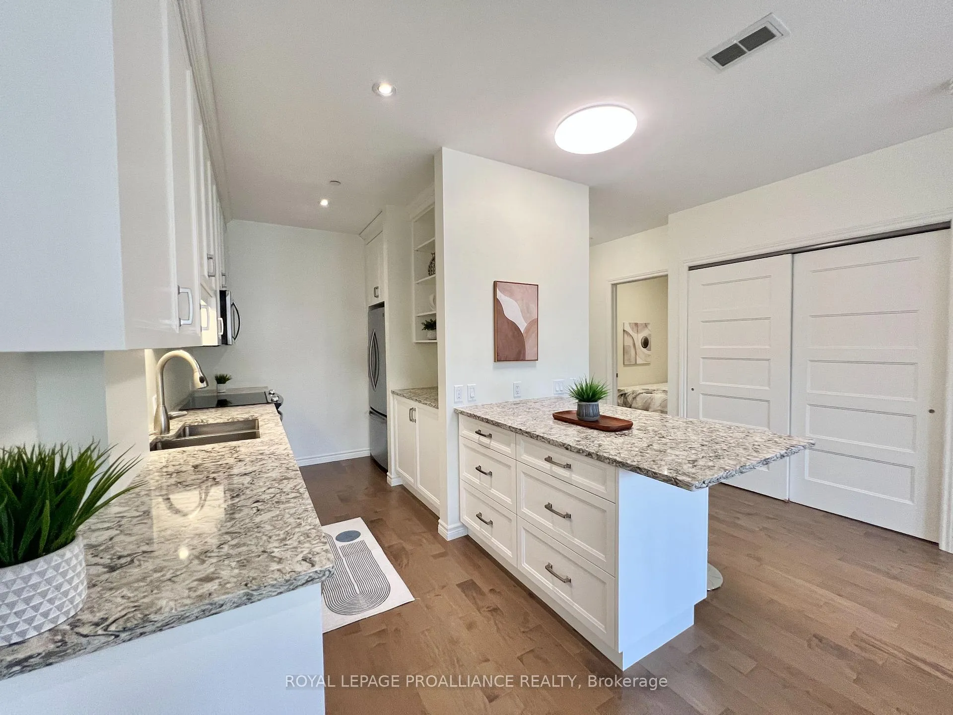 Photo 8 of Unit 303, 199 Front Street, Belleville, Belleville Ward — HOMEH