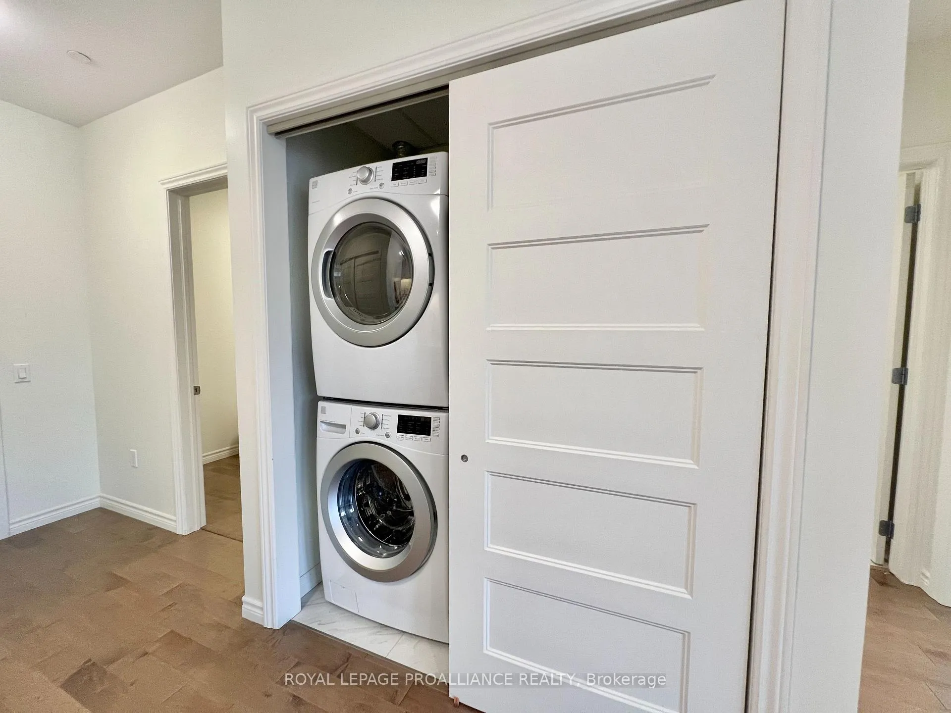 Photo 12 of Unit 303, 199 Front Street, Belleville, Belleville Ward — HOMEH
