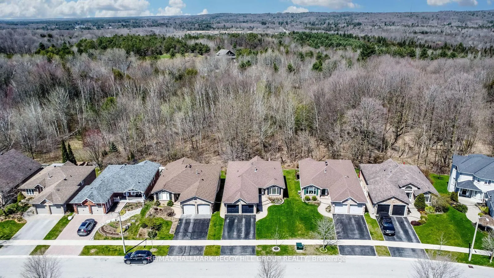 Photo 2 of 44 Nicklaus Drive, Barrie, East Bayfield — HOMEH