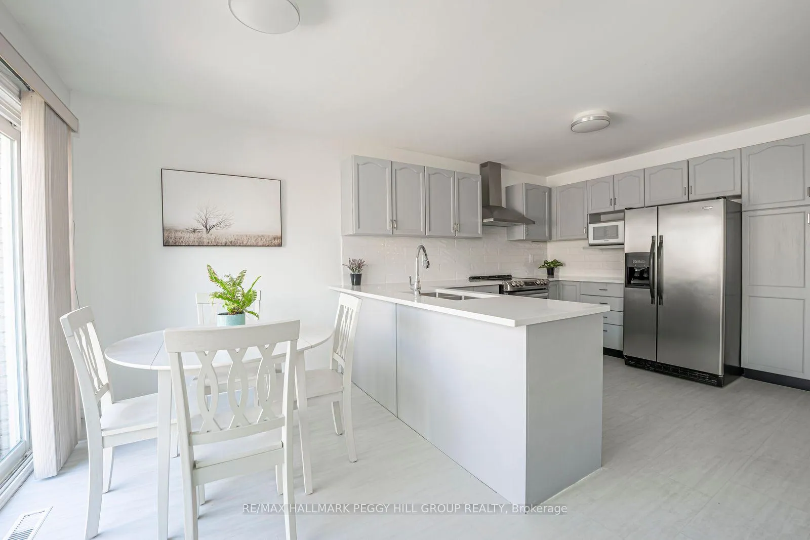 Photo 5 of 44 Nicklaus Drive, Barrie, East Bayfield — HOMEH