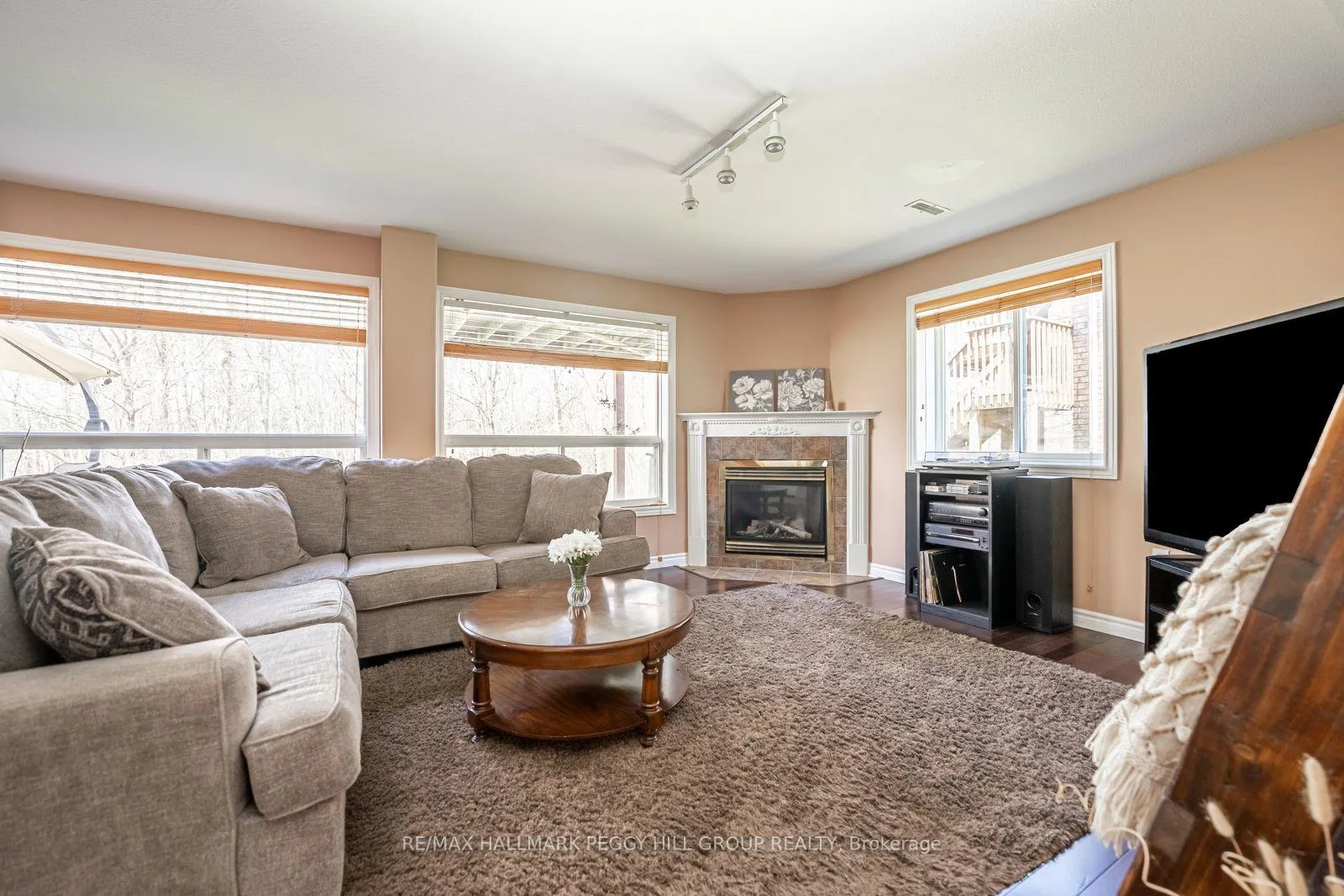 Photo 15 of 44 Nicklaus Drive, Barrie, East Bayfield — HOMEH