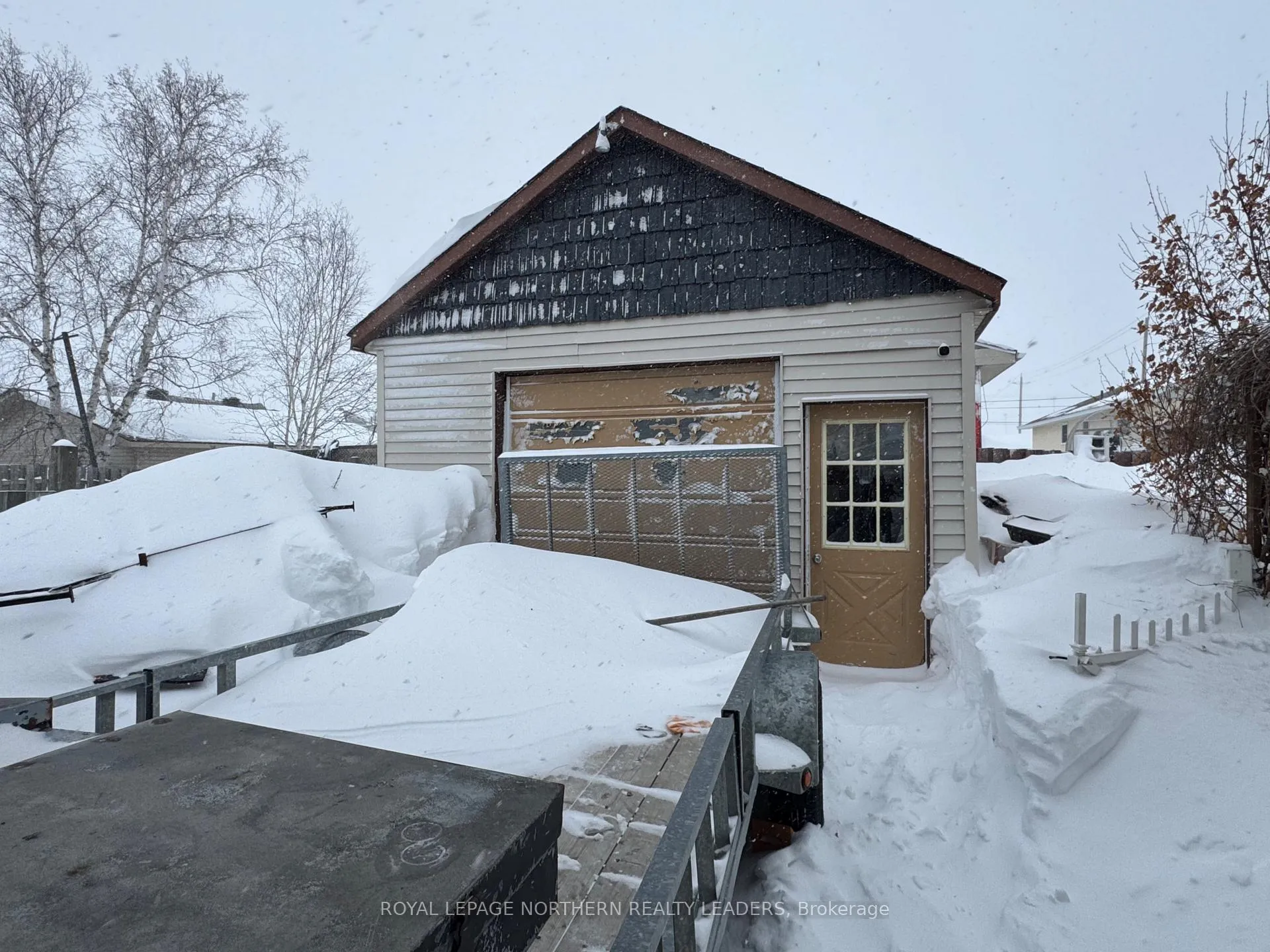 Photo 2 of 412 Oak Avenue, Timmins, TM - TNW - Algonquin to Jubilee — HOMEH