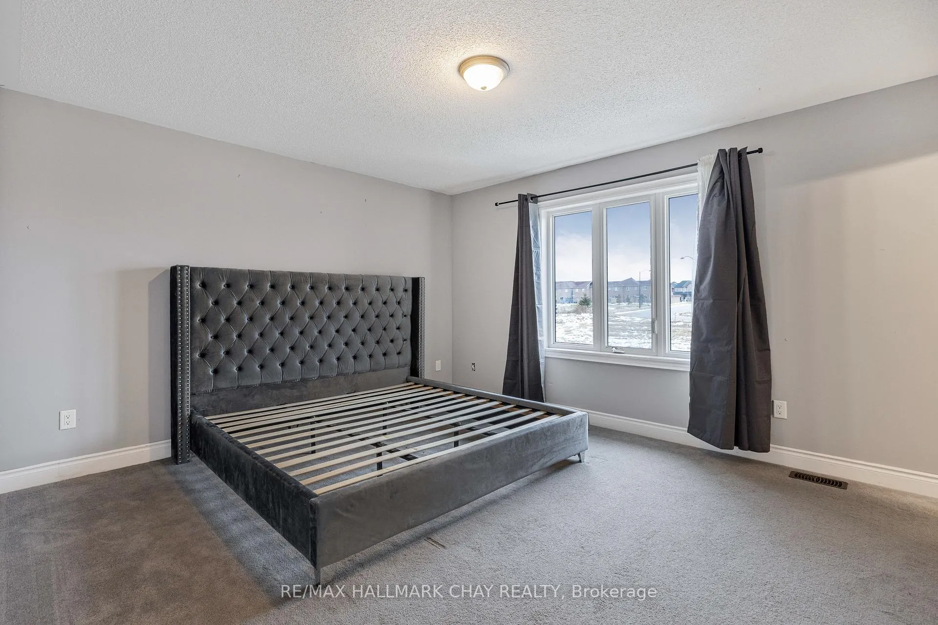 Photo 11 of 1340 Lormel Gate, Innisfil, Lefroy — HOMEH