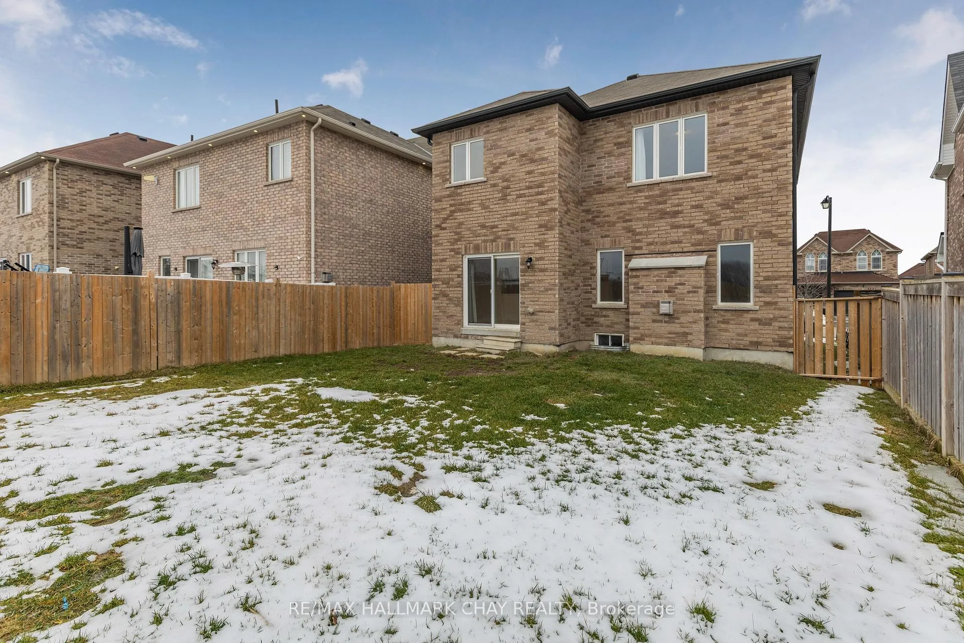 Photo 22 of 1340 Lormel Gate, Innisfil, Lefroy — HOMEH