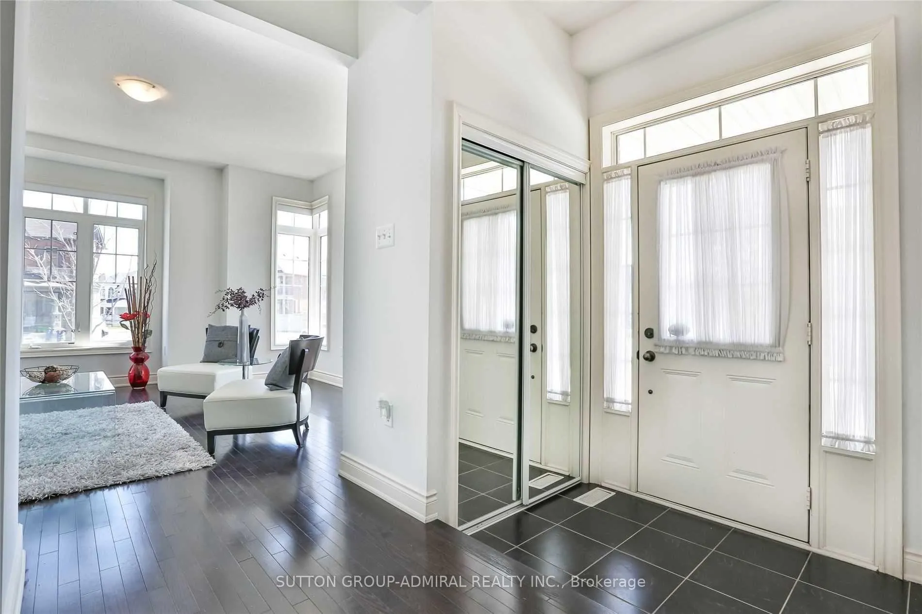 Photo 3 of 112 William Bartlett Drive, Markham, Berczy — HOMEH