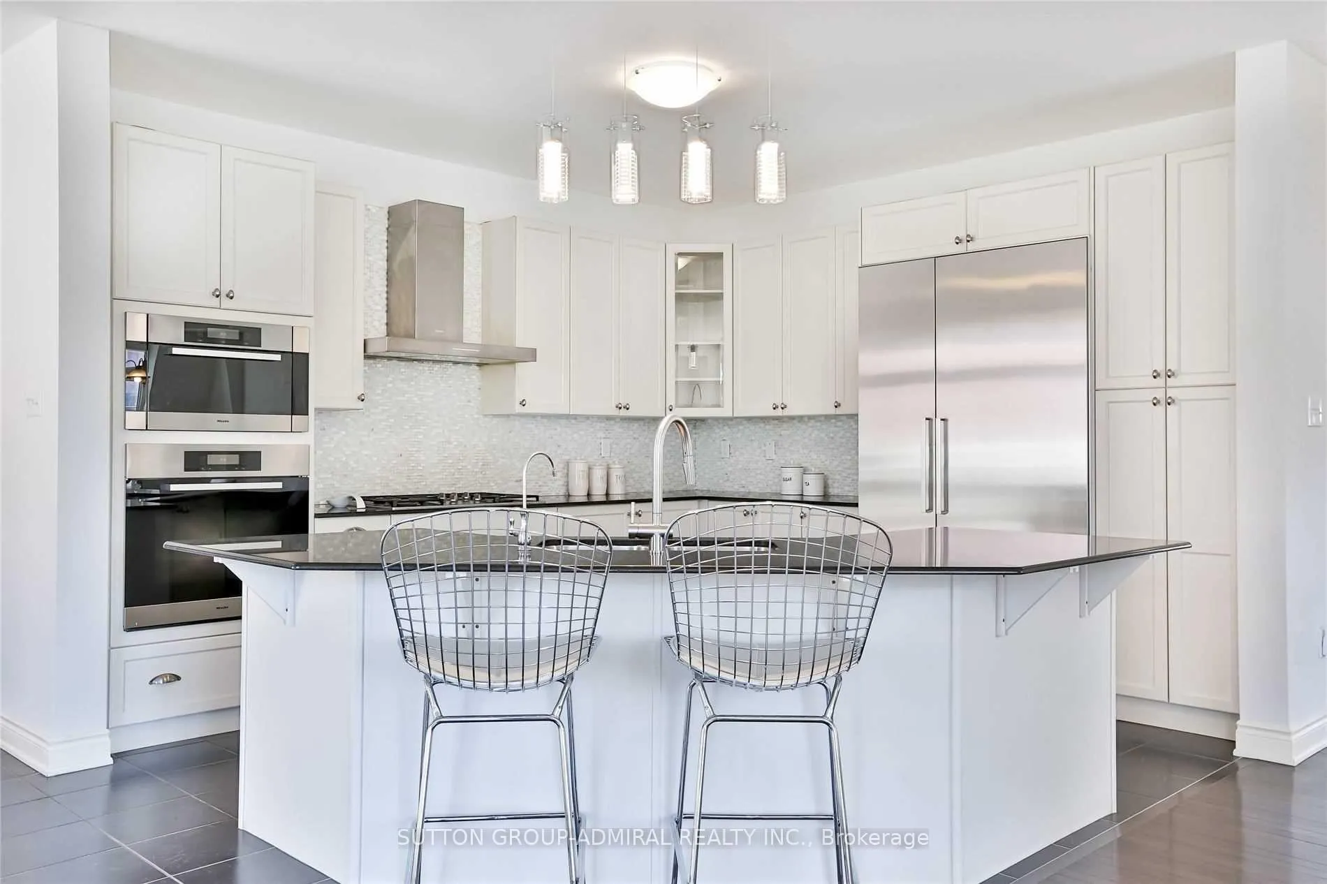 Photo 10 of 112 William Bartlett Drive, Markham, Berczy — HOMEH