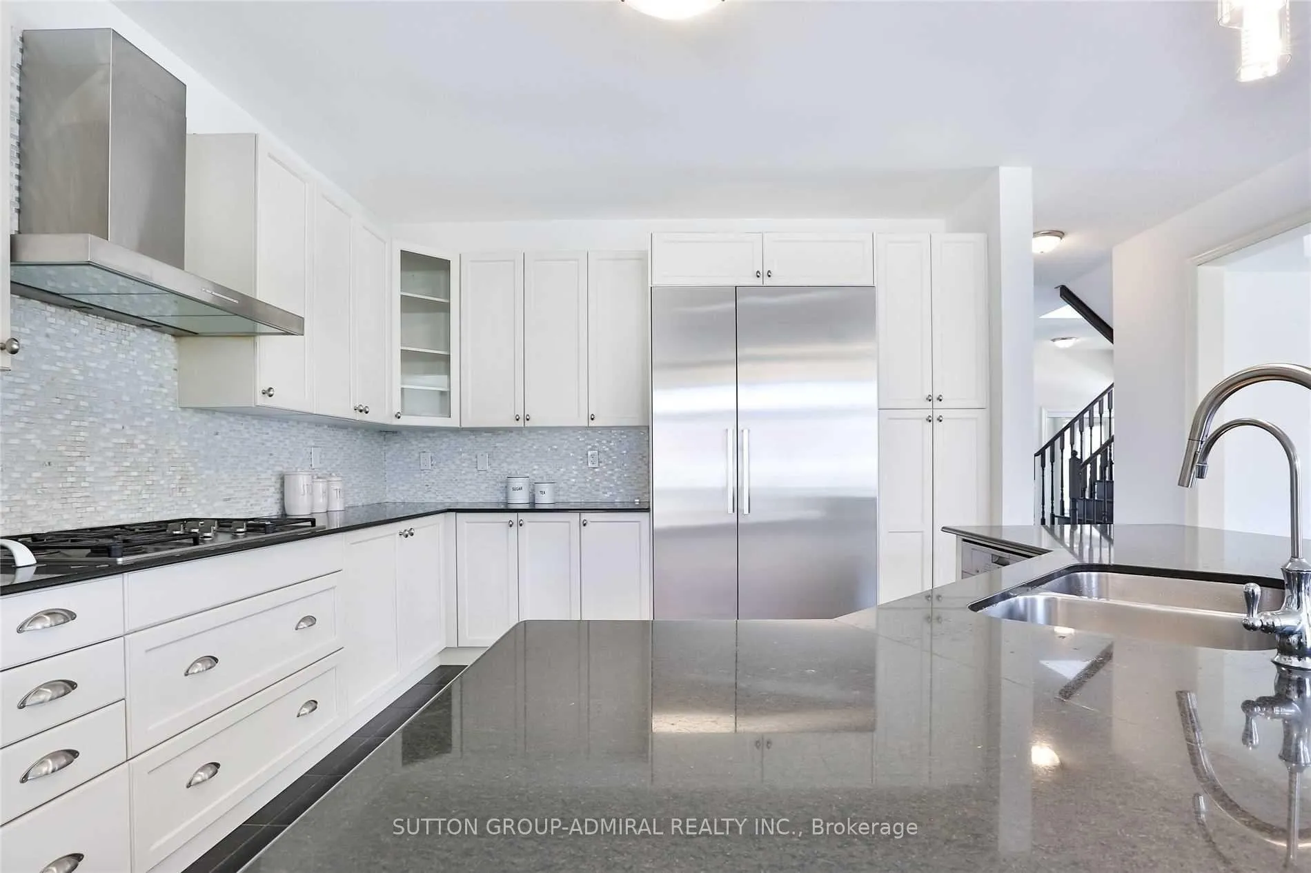 Photo 11 of 112 William Bartlett Drive, Markham, Berczy — HOMEH