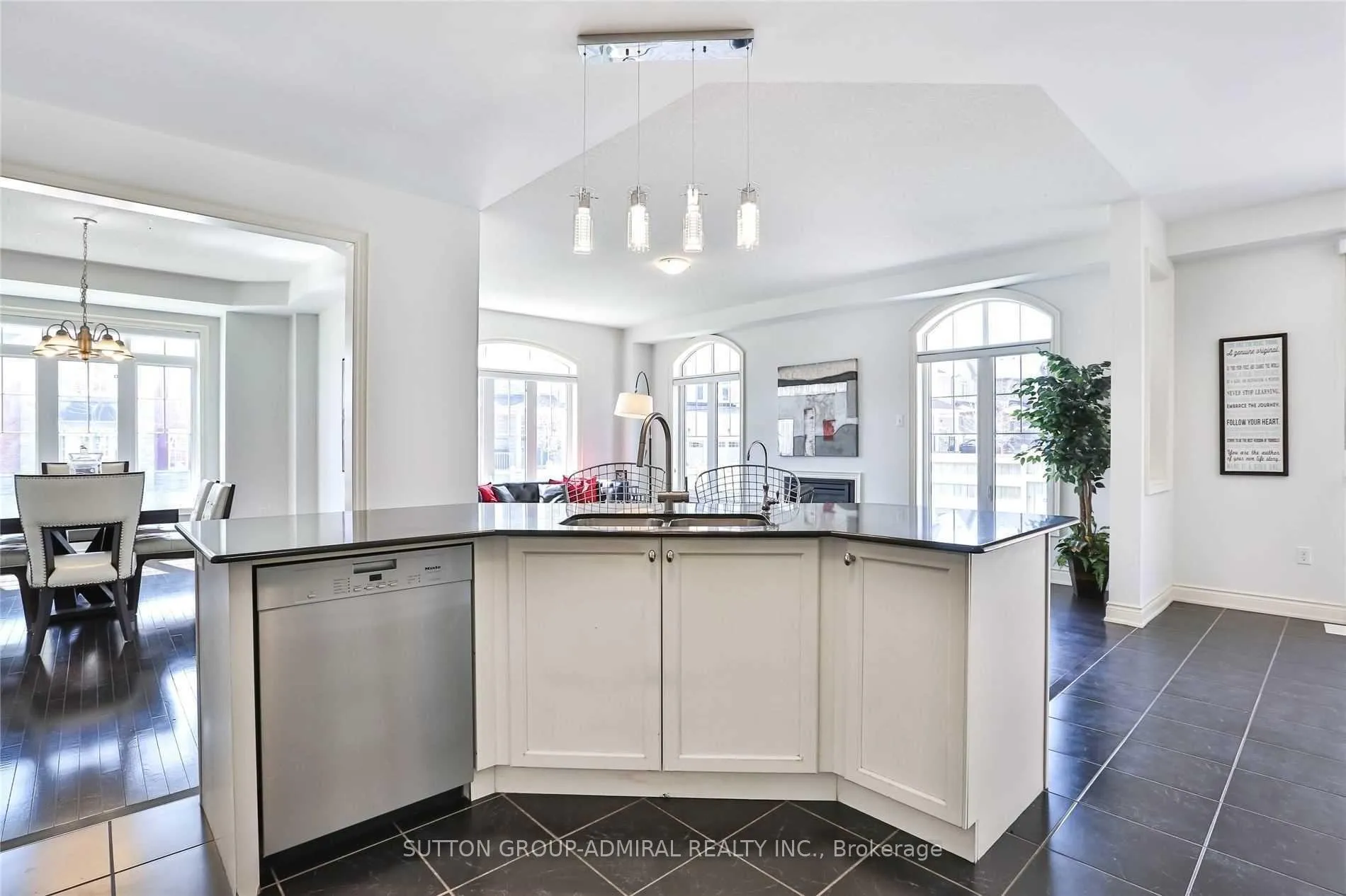 Photo 17 of 112 William Bartlett Drive, Markham, Berczy — HOMEH