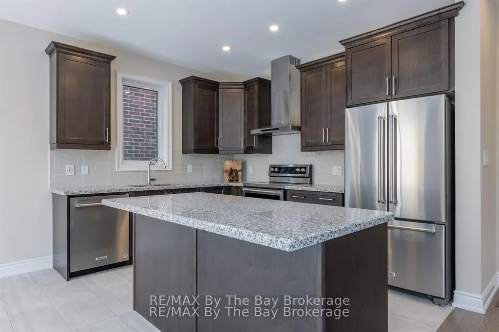 Photo 11 of 3 Periwinkle Road, Springwater, Midhurst — HOMEH