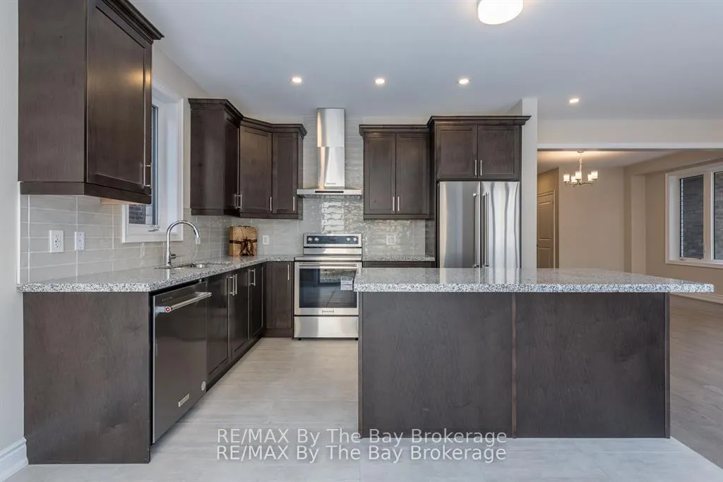 Photo 12 of 3 Periwinkle Road, Springwater, Midhurst — HOMEH