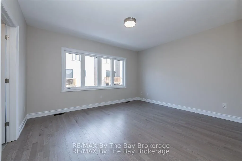 Photo 14 of 3 Periwinkle Road, Springwater, Midhurst — HOMEH