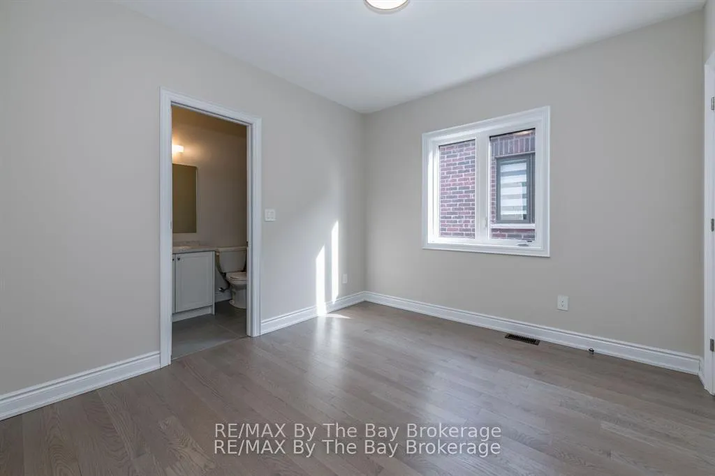 Photo 19 of 3 Periwinkle Road, Springwater, Midhurst — HOMEH