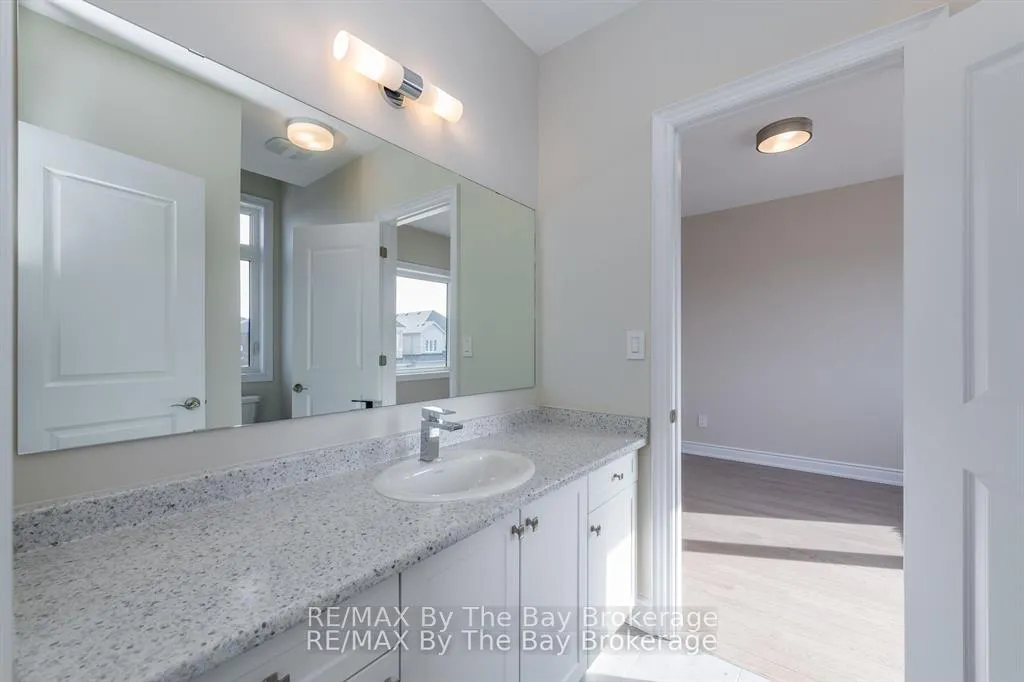Photo 23 of 3 Periwinkle Road, Springwater, Midhurst — HOMEH