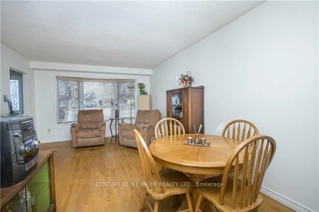 Photo 2 of 17 Burbank Place, Barrie, Wellington — HOMEH