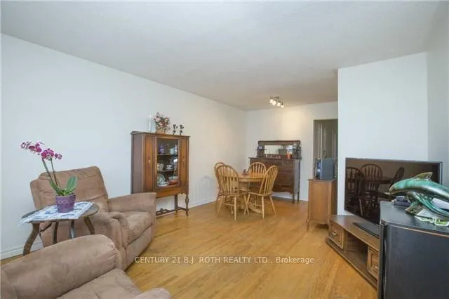 Photo 3 of 17 Burbank Place, Barrie, Wellington — HOMEH
