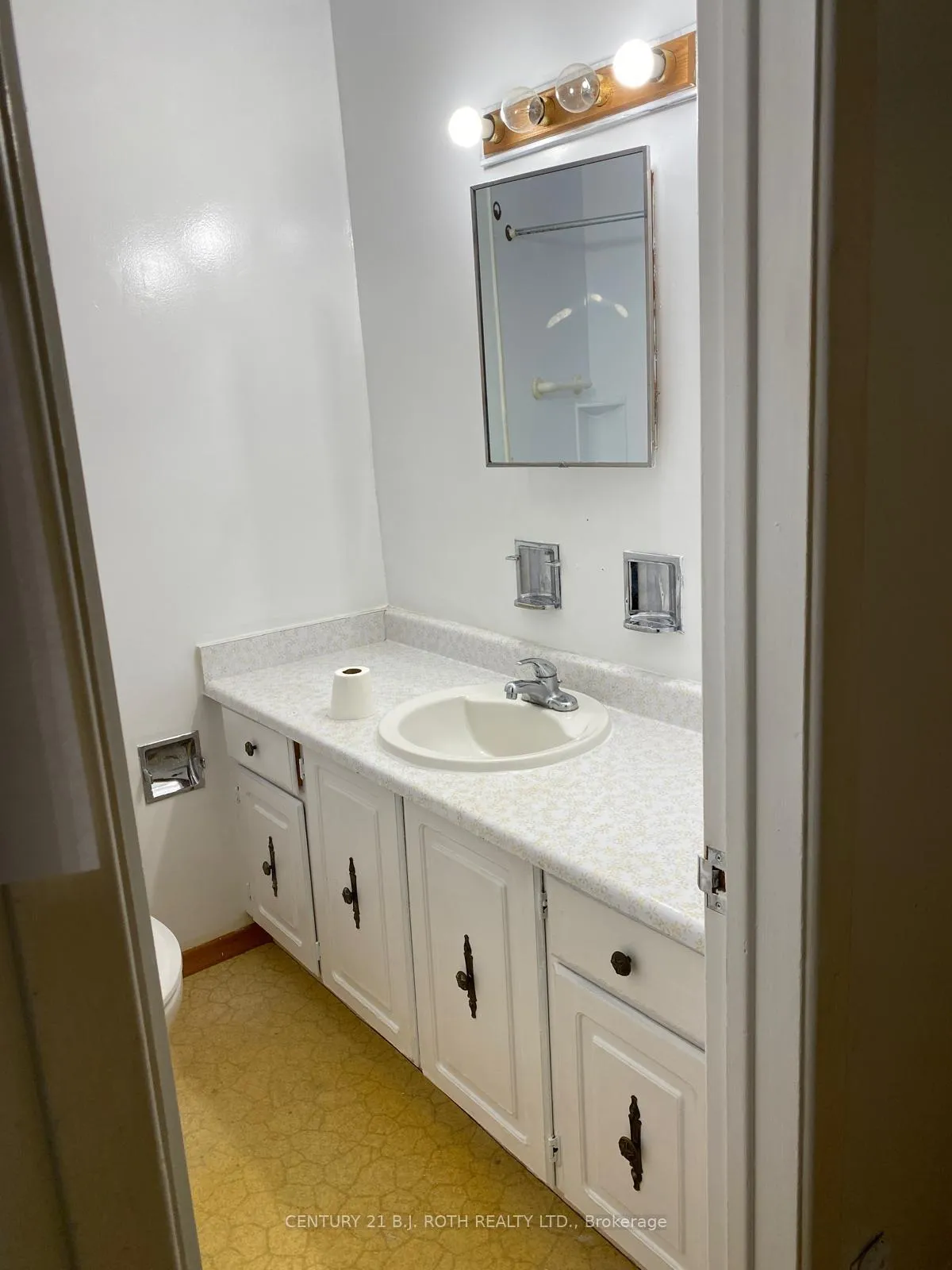Photo 7 of 17 Burbank Place, Barrie, Wellington — HOMEH
