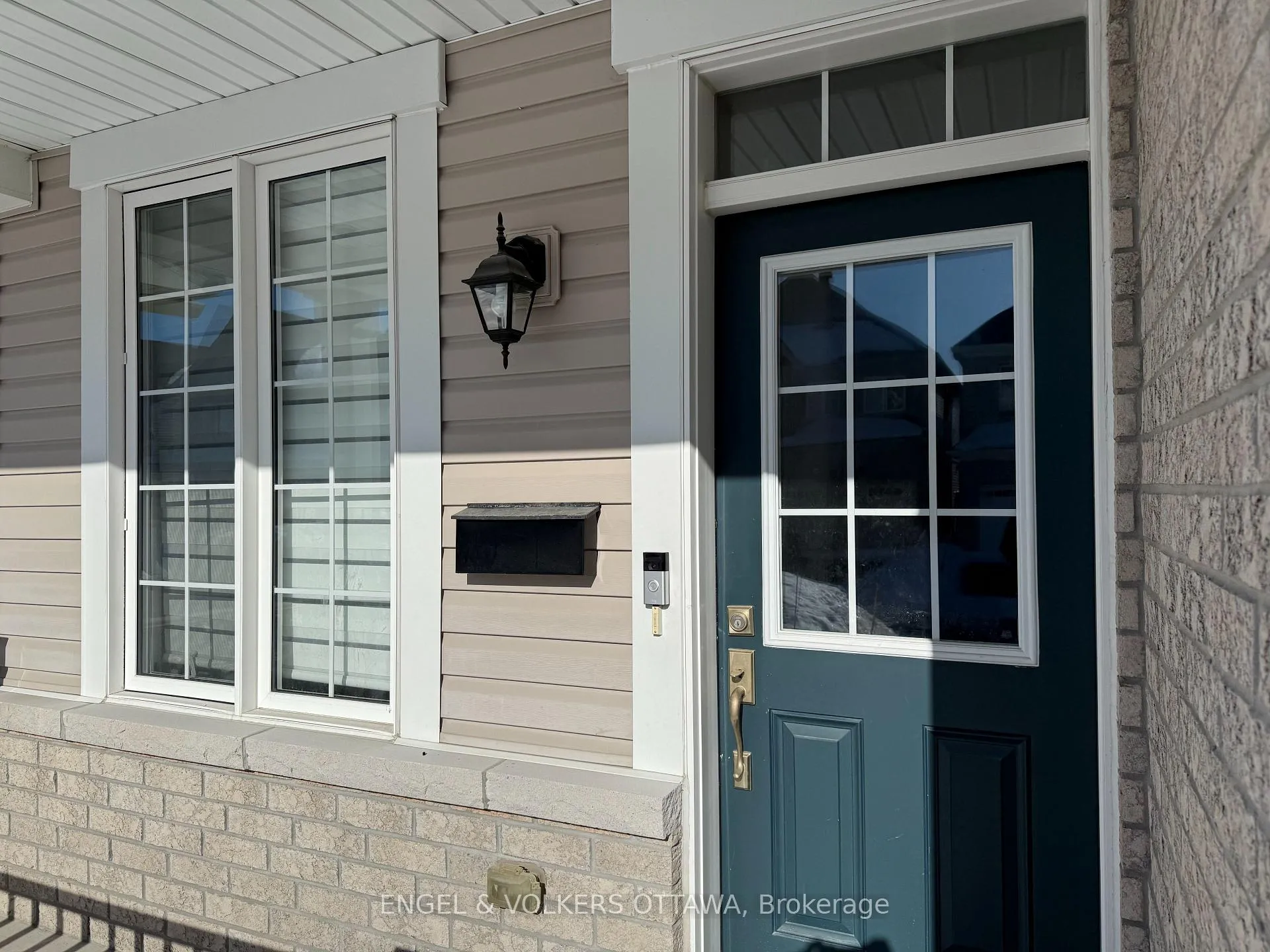 Photo 3 of 611 Silver Spruce Way, Ottawa, Kanata - Emerald Meadows/Trailwest — HOMEH