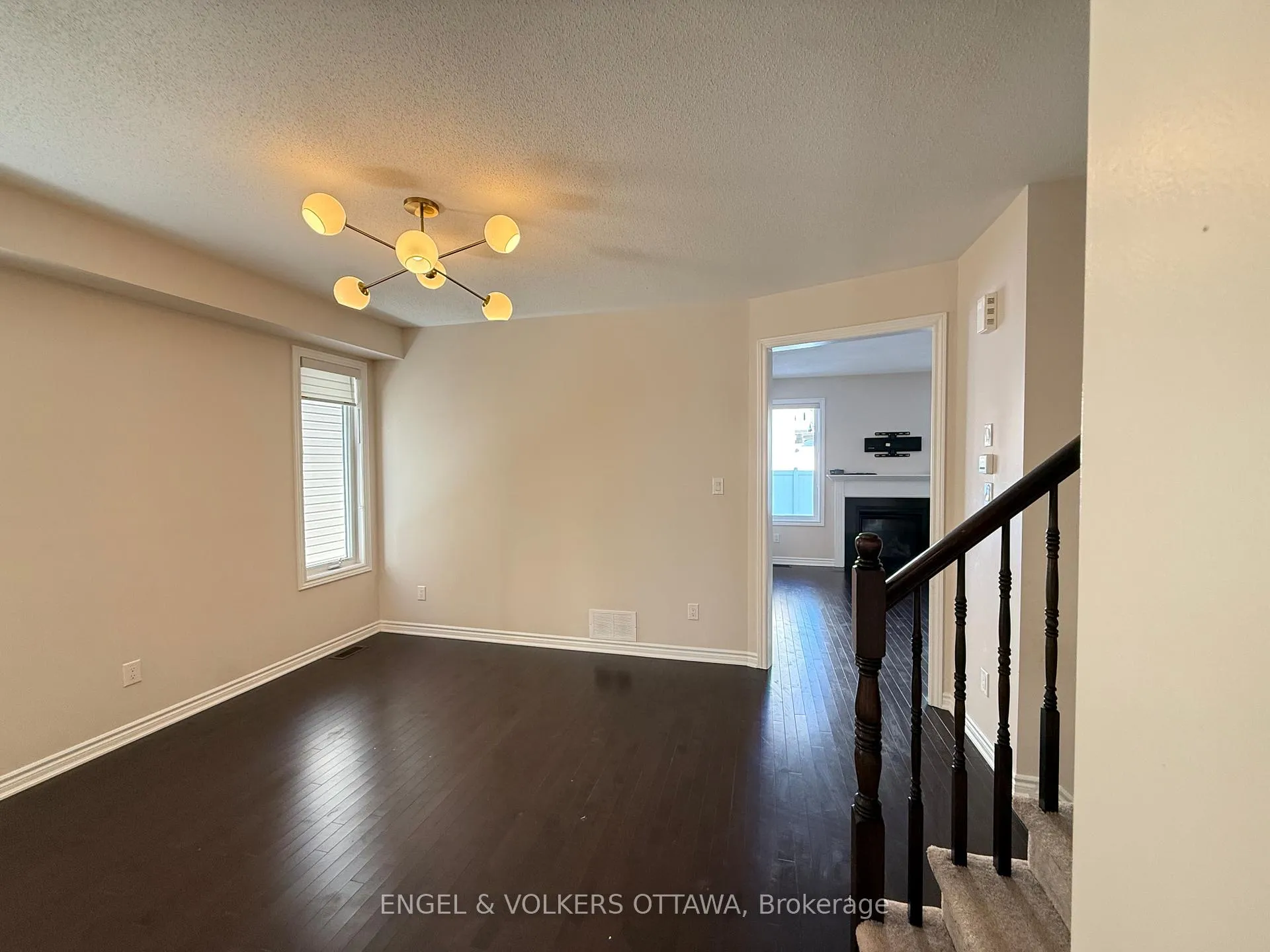 Photo 7 of 611 Silver Spruce Way, Ottawa, Kanata - Emerald Meadows/Trailwest — HOMEH