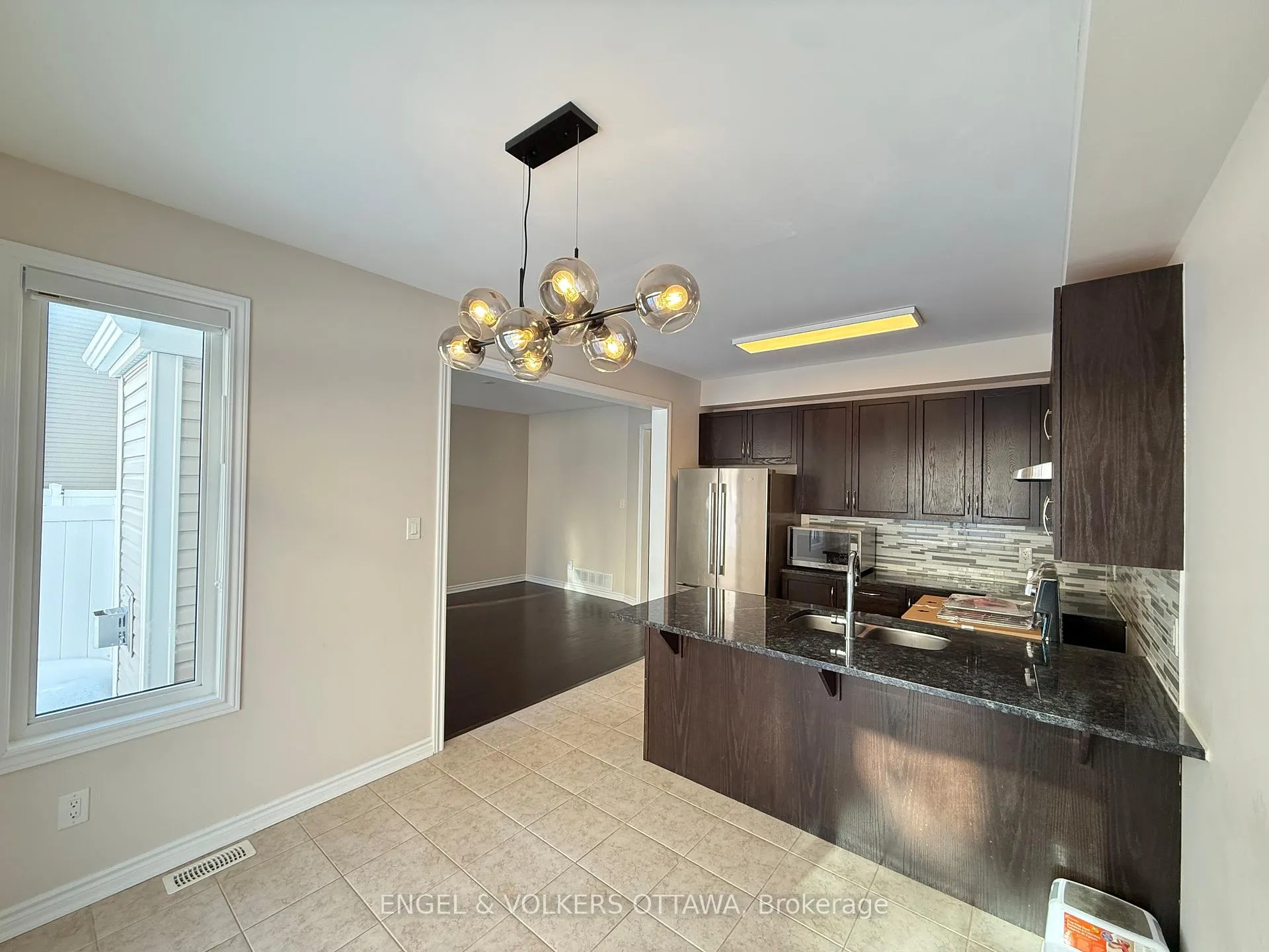 Photo 10 of 611 Silver Spruce Way, Ottawa, Kanata - Emerald Meadows/Trailwest — HOMEH