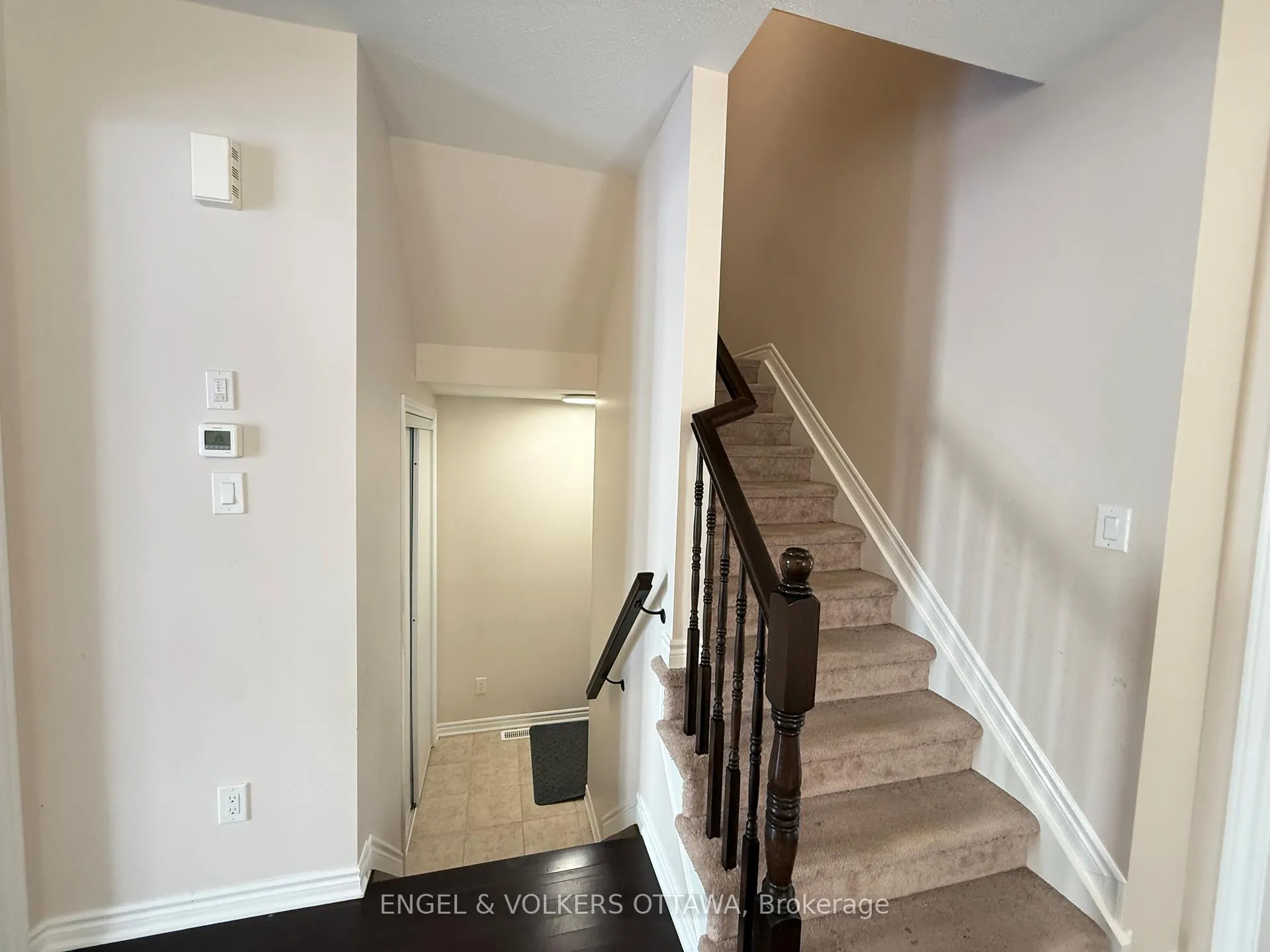 Photo 13 of 611 Silver Spruce Way, Ottawa, Kanata - Emerald Meadows/Trailwest — HOMEH