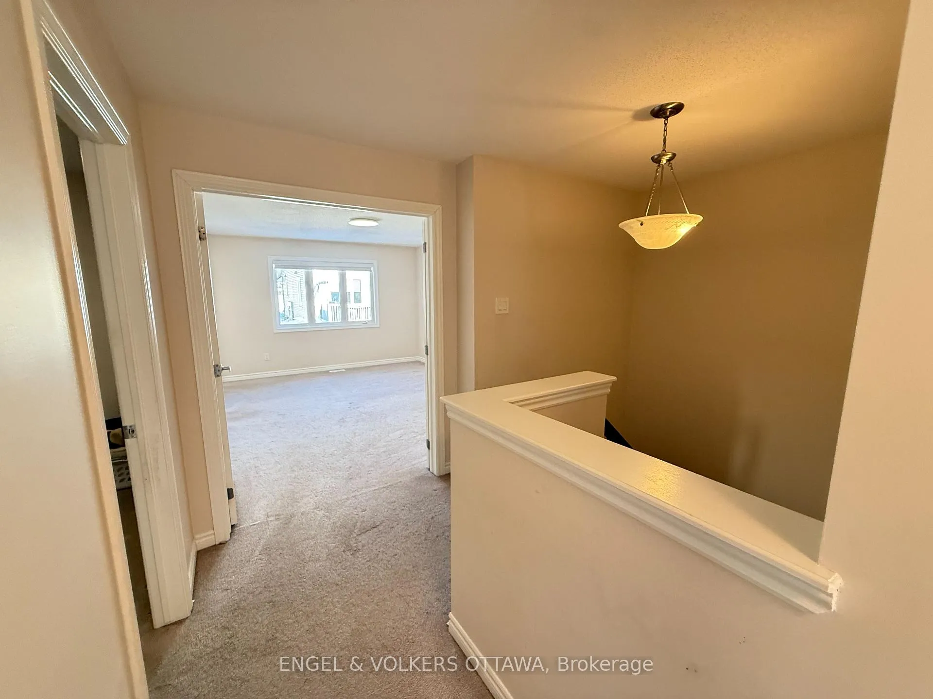 Photo 15 of 611 Silver Spruce Way, Ottawa, Kanata - Emerald Meadows/Trailwest — HOMEH