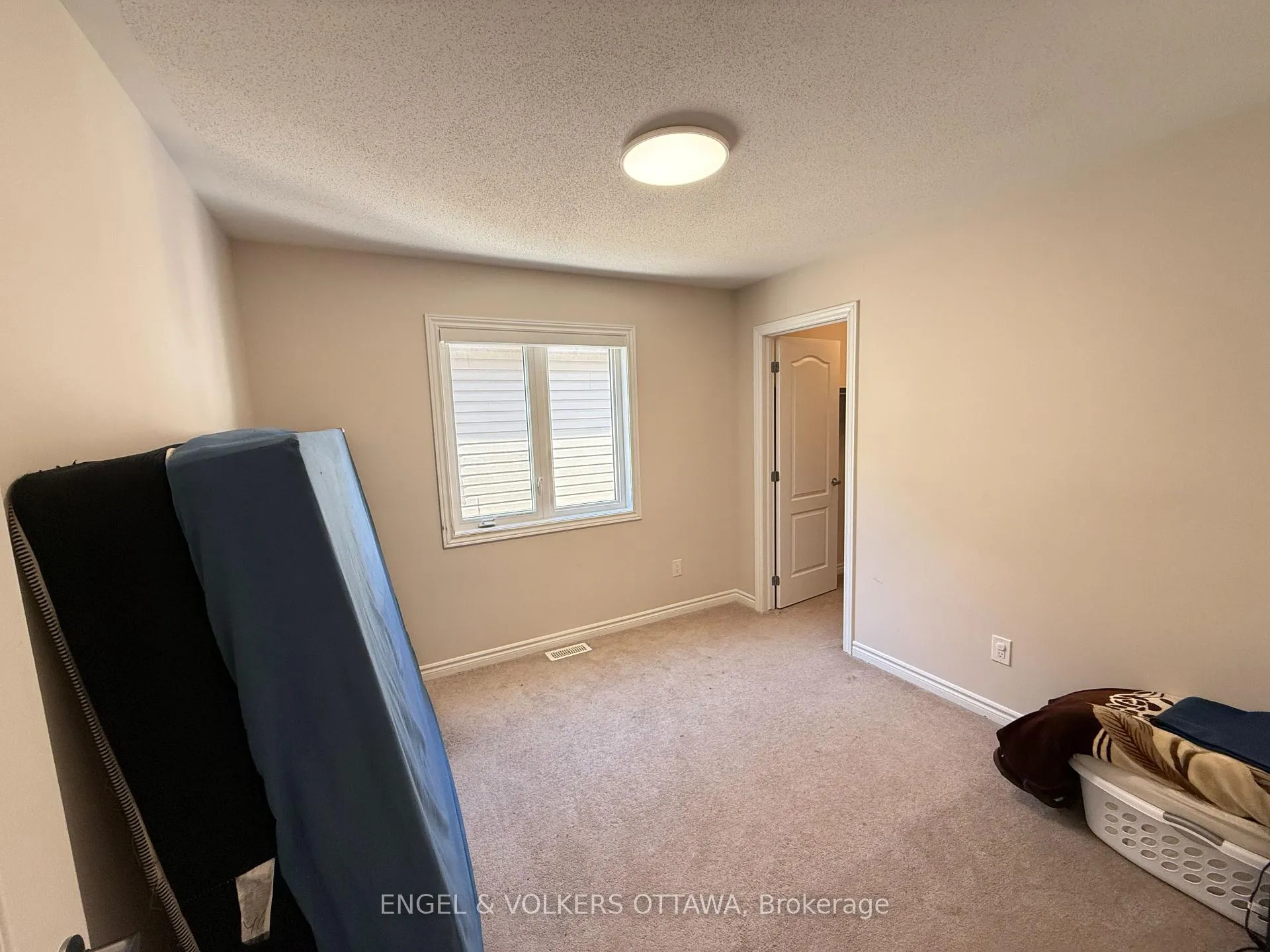 Photo 19 of 611 Silver Spruce Way, Ottawa, Kanata - Emerald Meadows/Trailwest — HOMEH