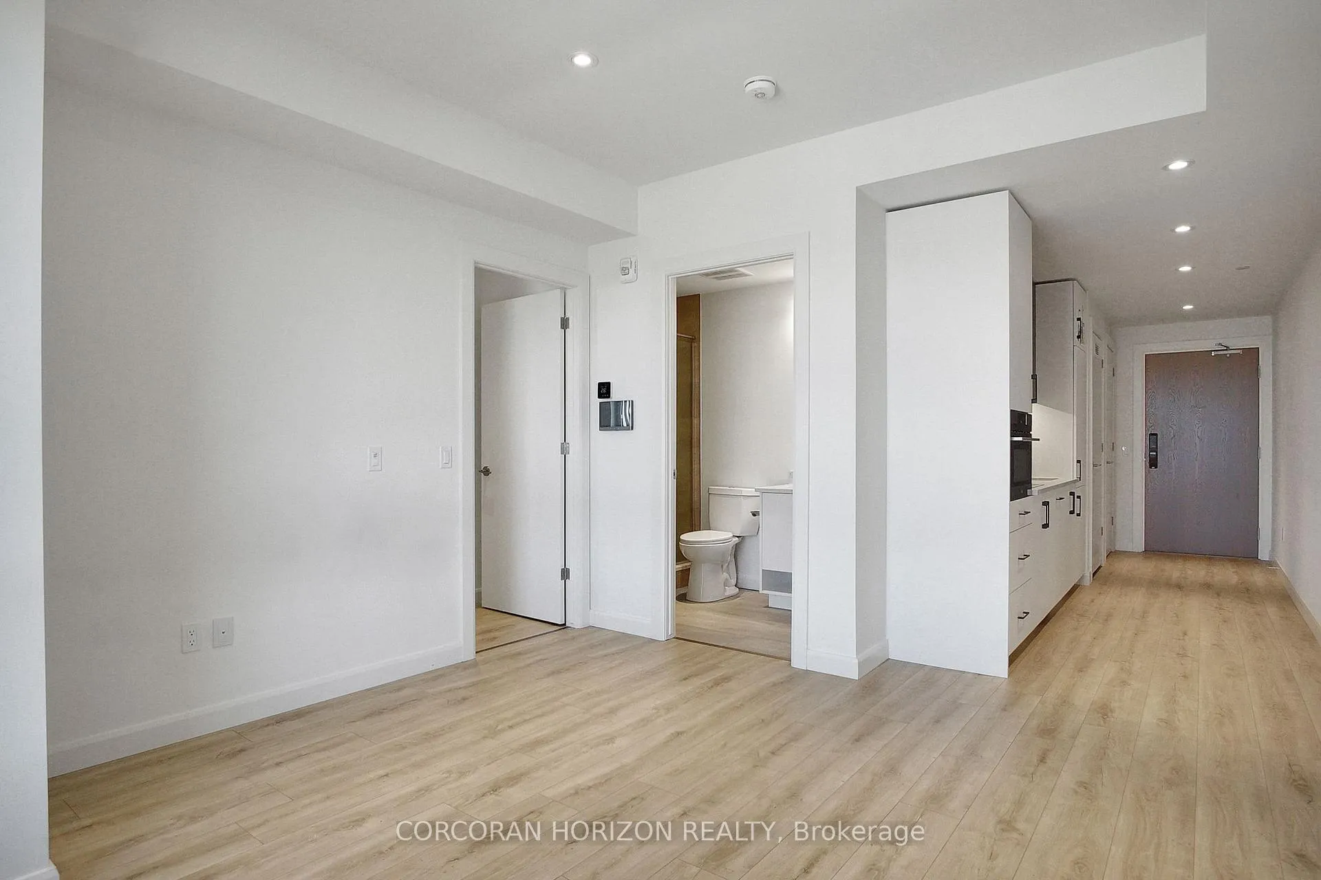 Photo 14 of Unit 1104, 741 King Street W, Kitchener — HOMEH