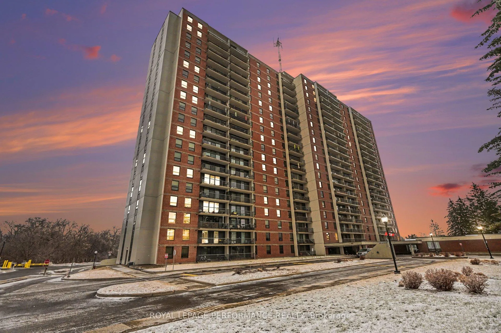 Photo 1 of Unit 1505, 665 Bathgate Drive, Ottawa, Carson Meadows — HOMEH