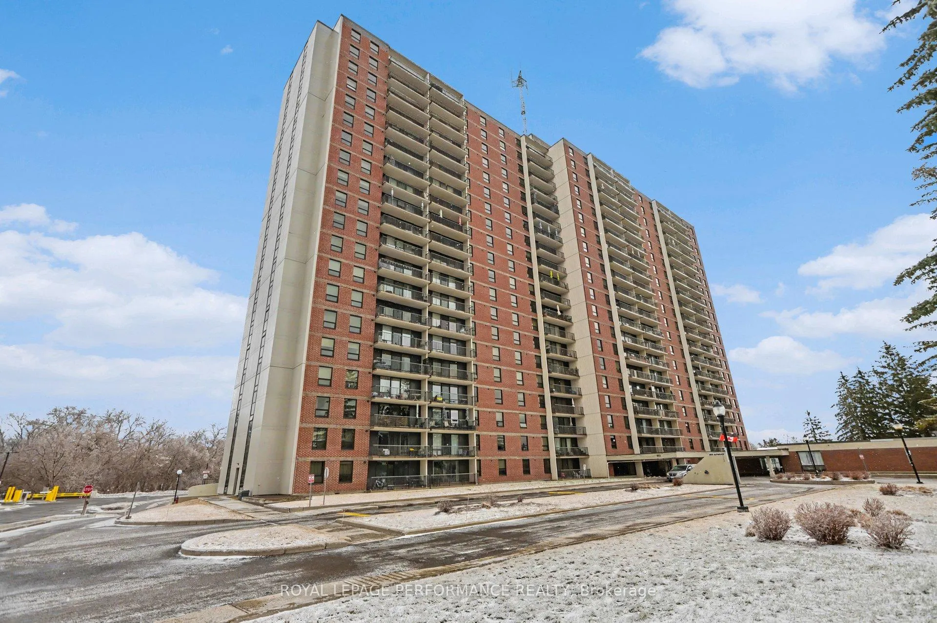 Photo 2 of Unit 1505, 665 Bathgate Drive, Ottawa, Carson Meadows — HOMEH