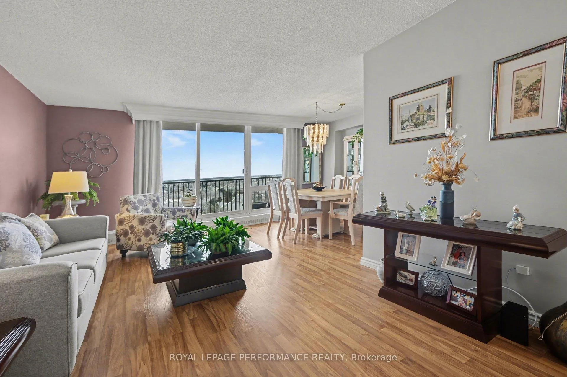 Photo 5 of Unit 1505, 665 Bathgate Drive, Ottawa, Carson Meadows — HOMEH