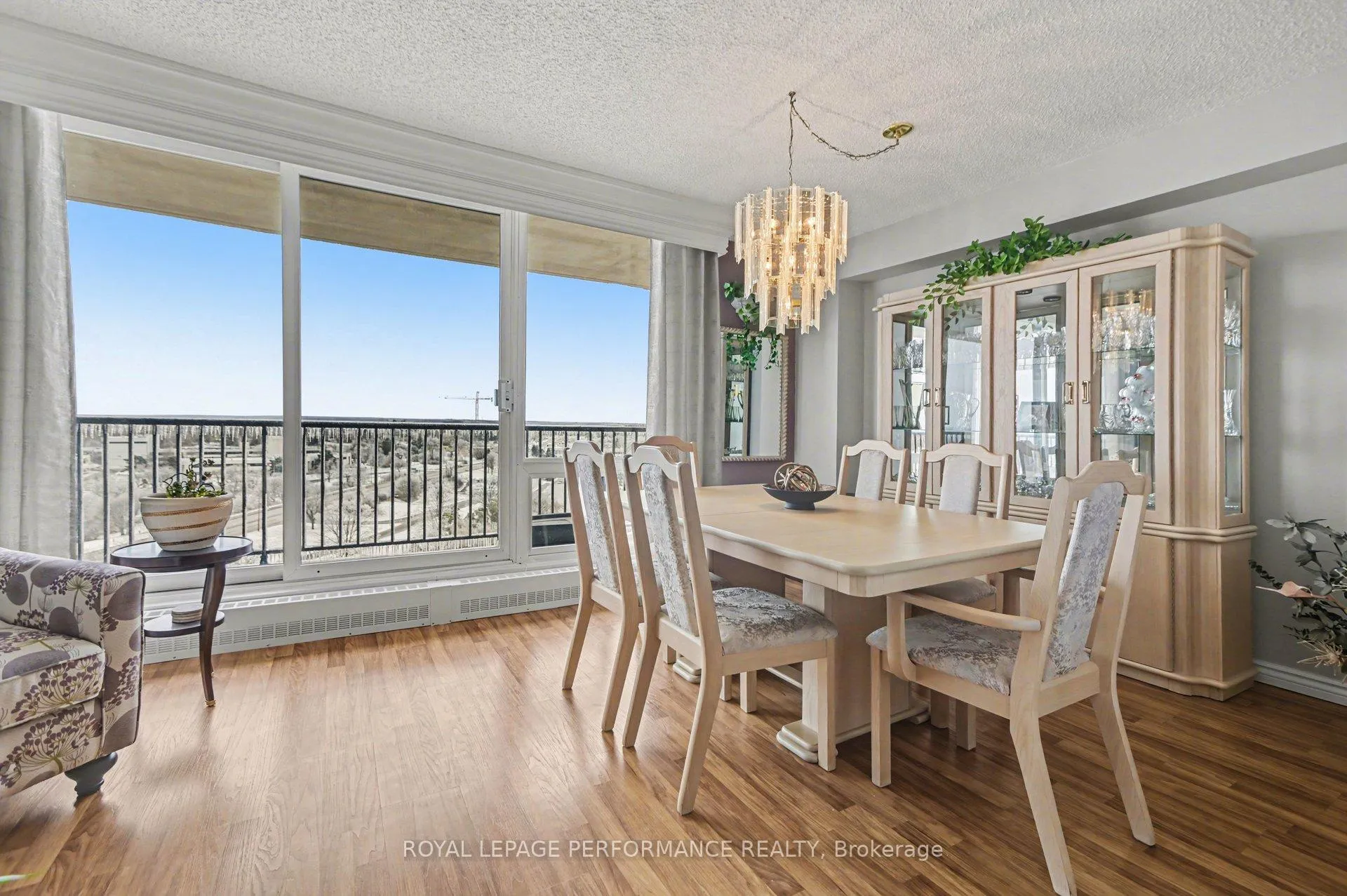 Photo 11 of Unit 1505, 665 Bathgate Drive, Ottawa, Carson Meadows — HOMEH